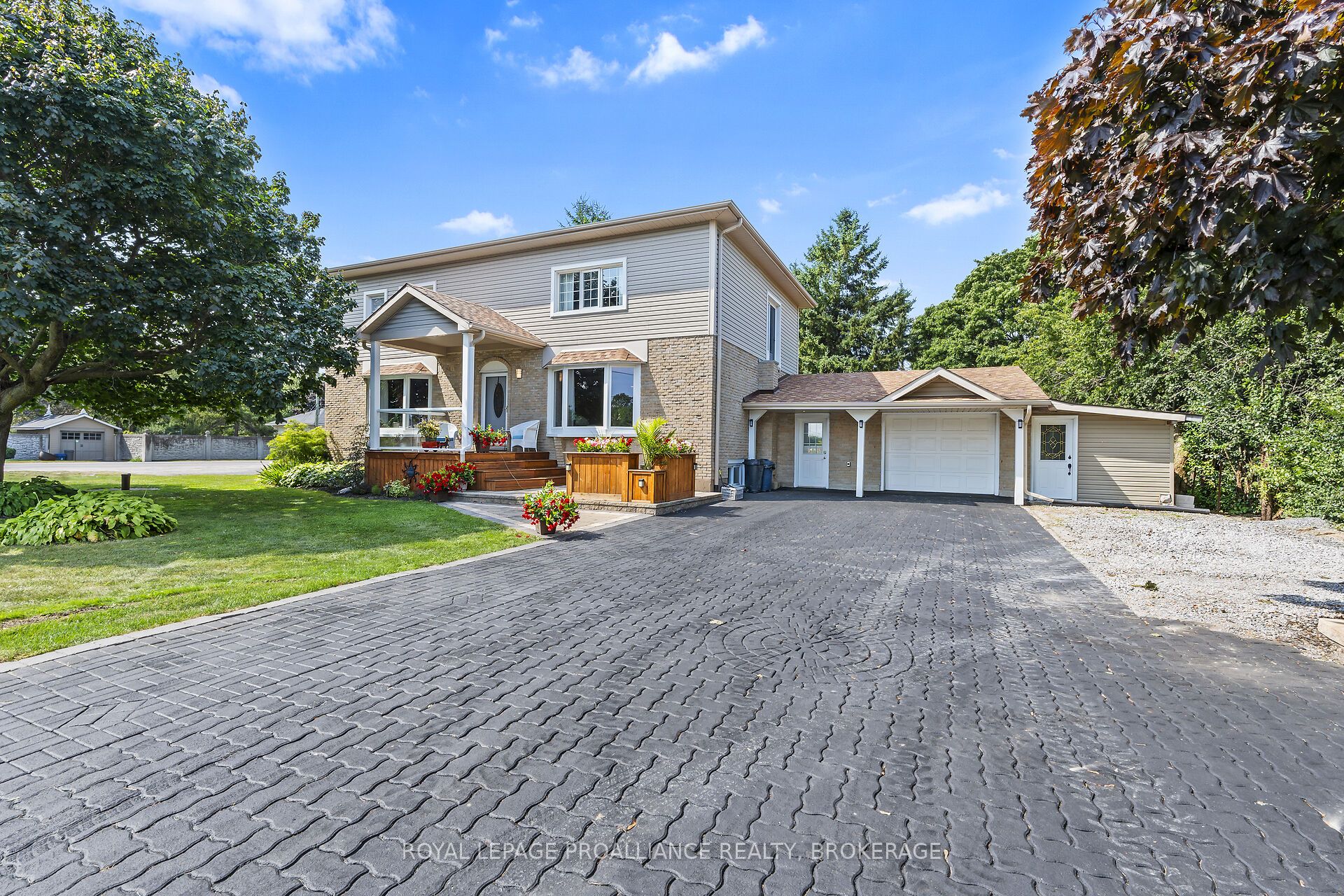 2112 Burbrook Road Property Photo 1