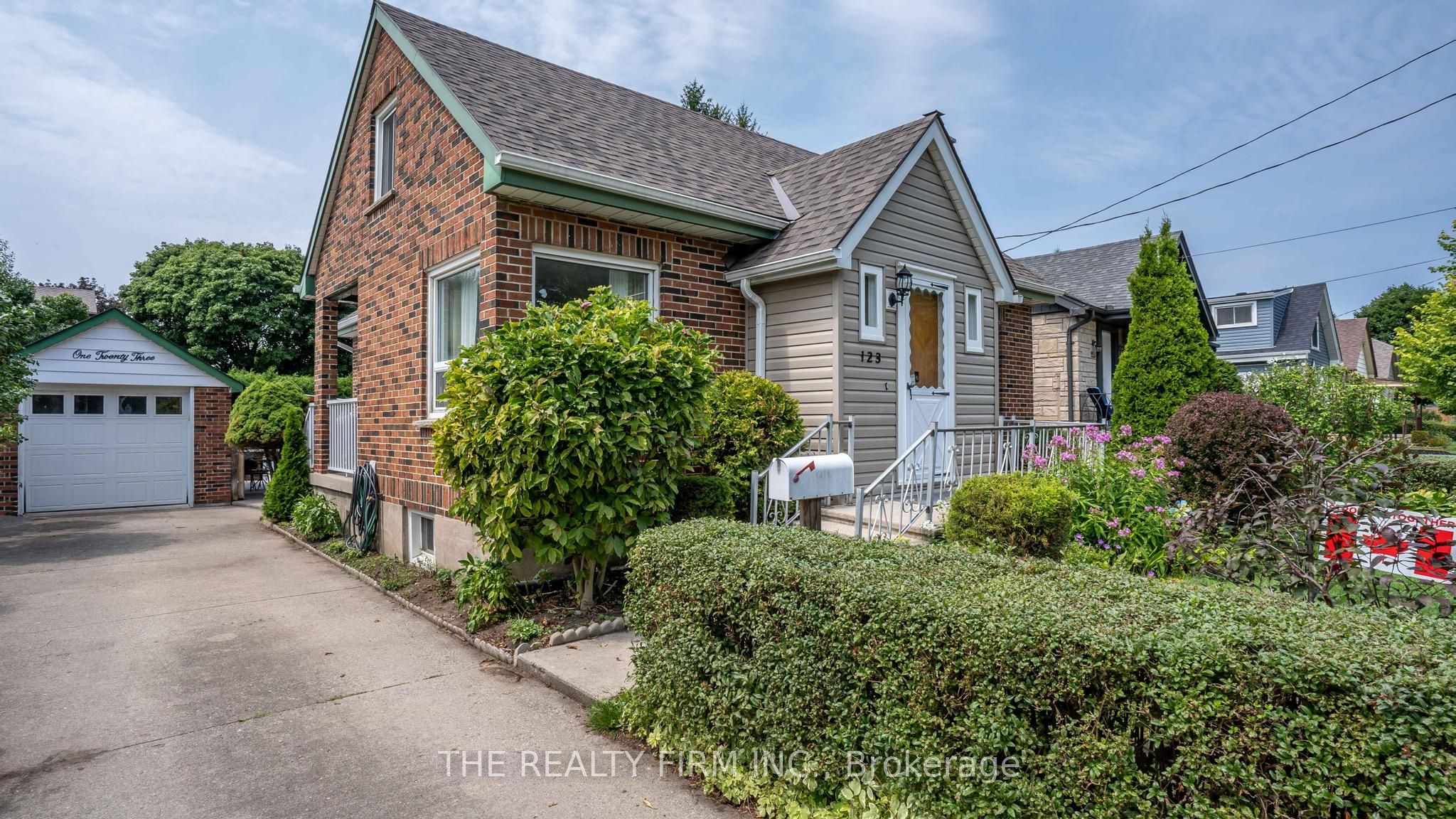 123 Elliott Street