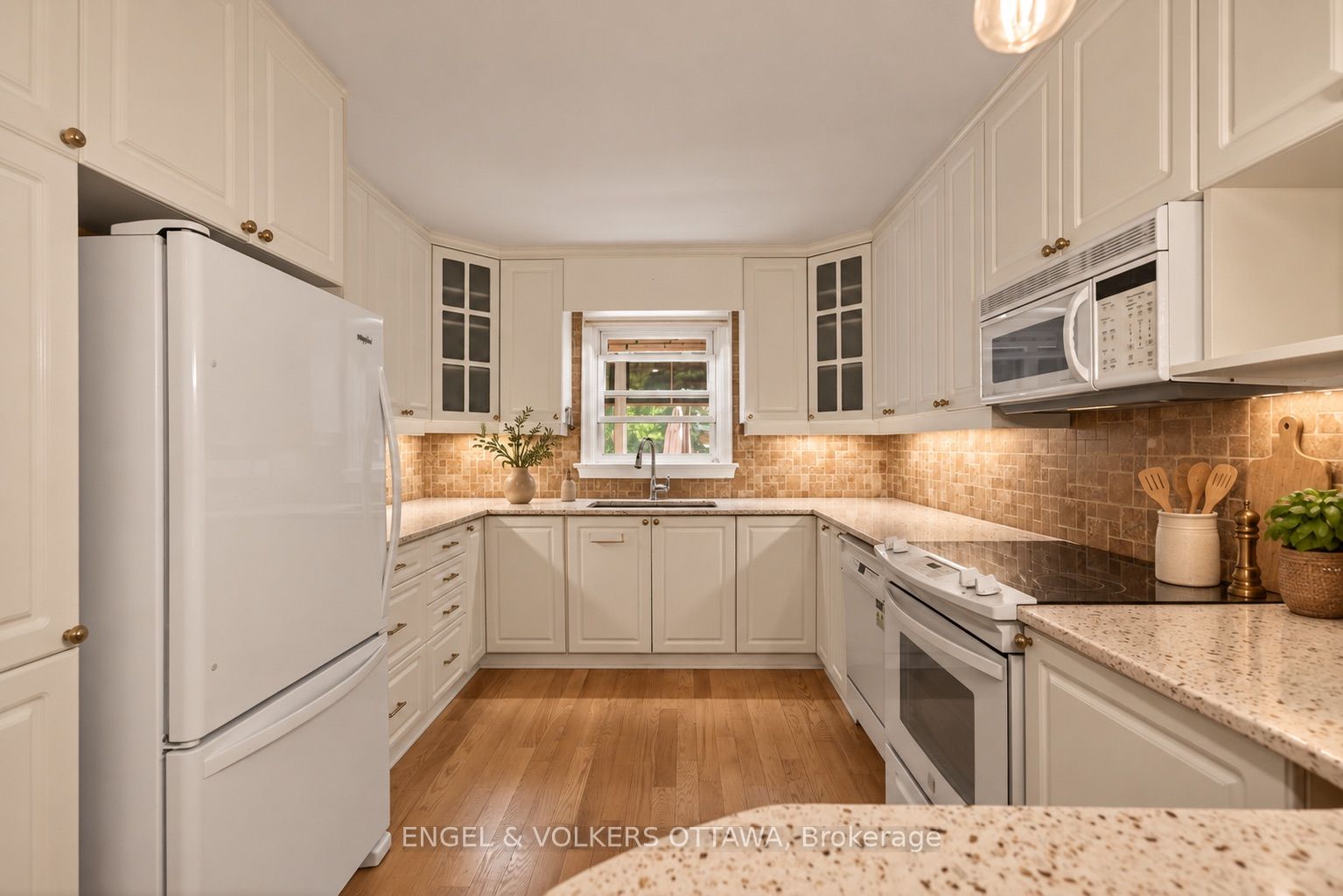 1396 Micmac Street Property Photo 8