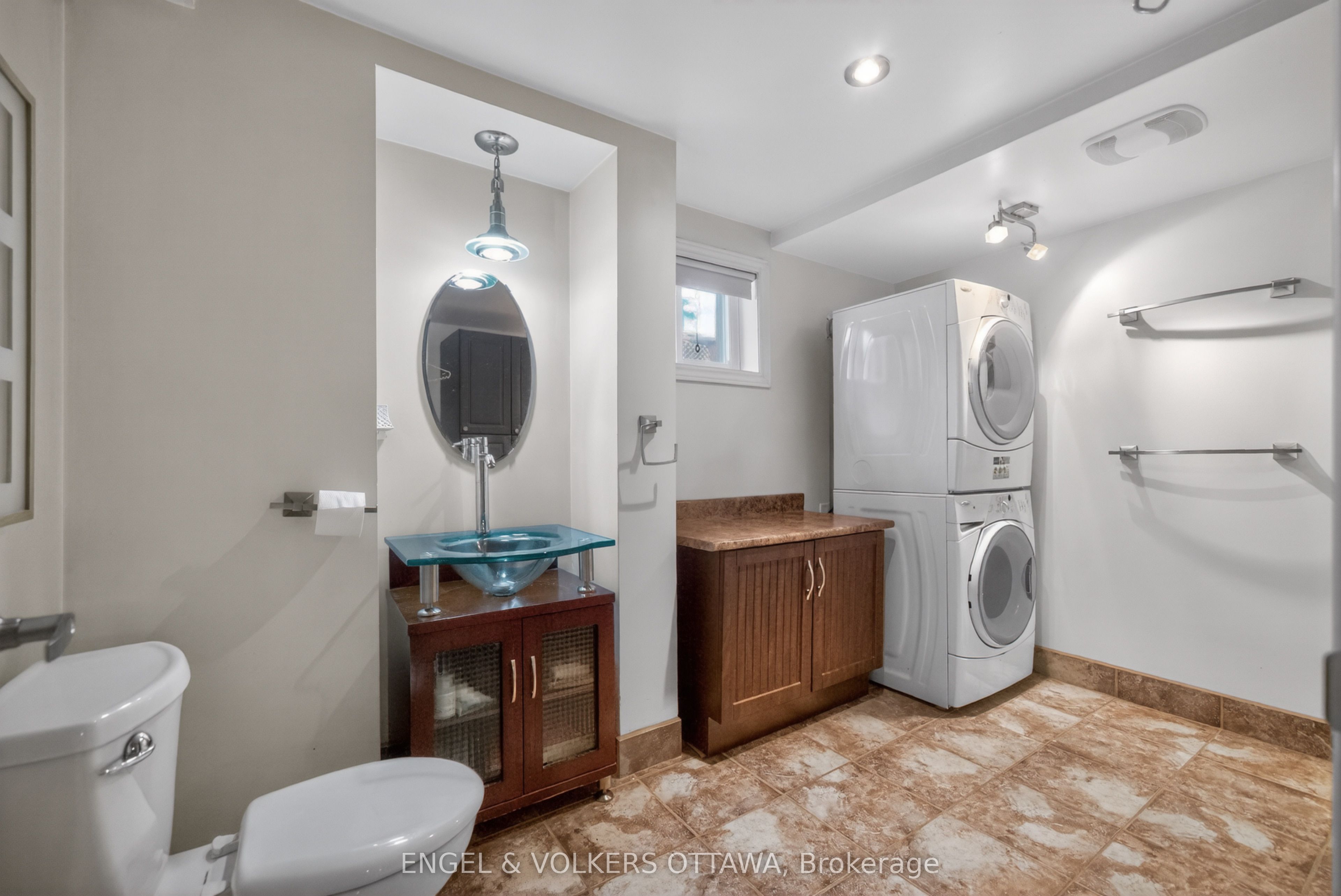 1396 Micmac Street Property Photo 21
