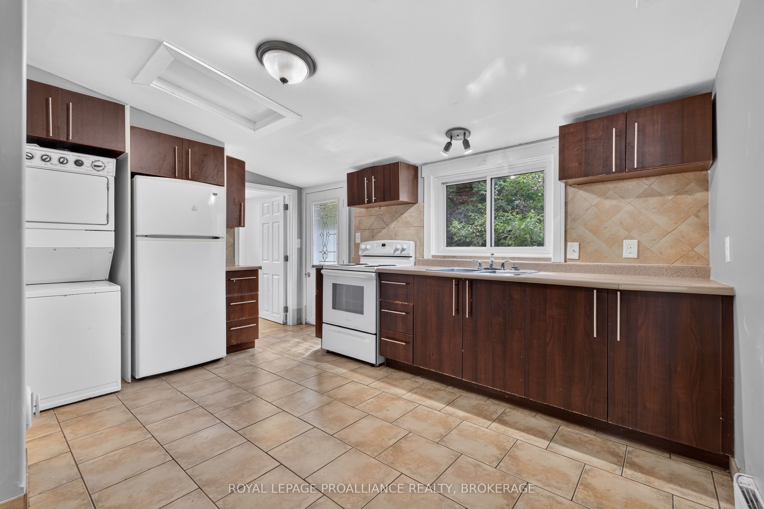 196 York Street Property Photo 5