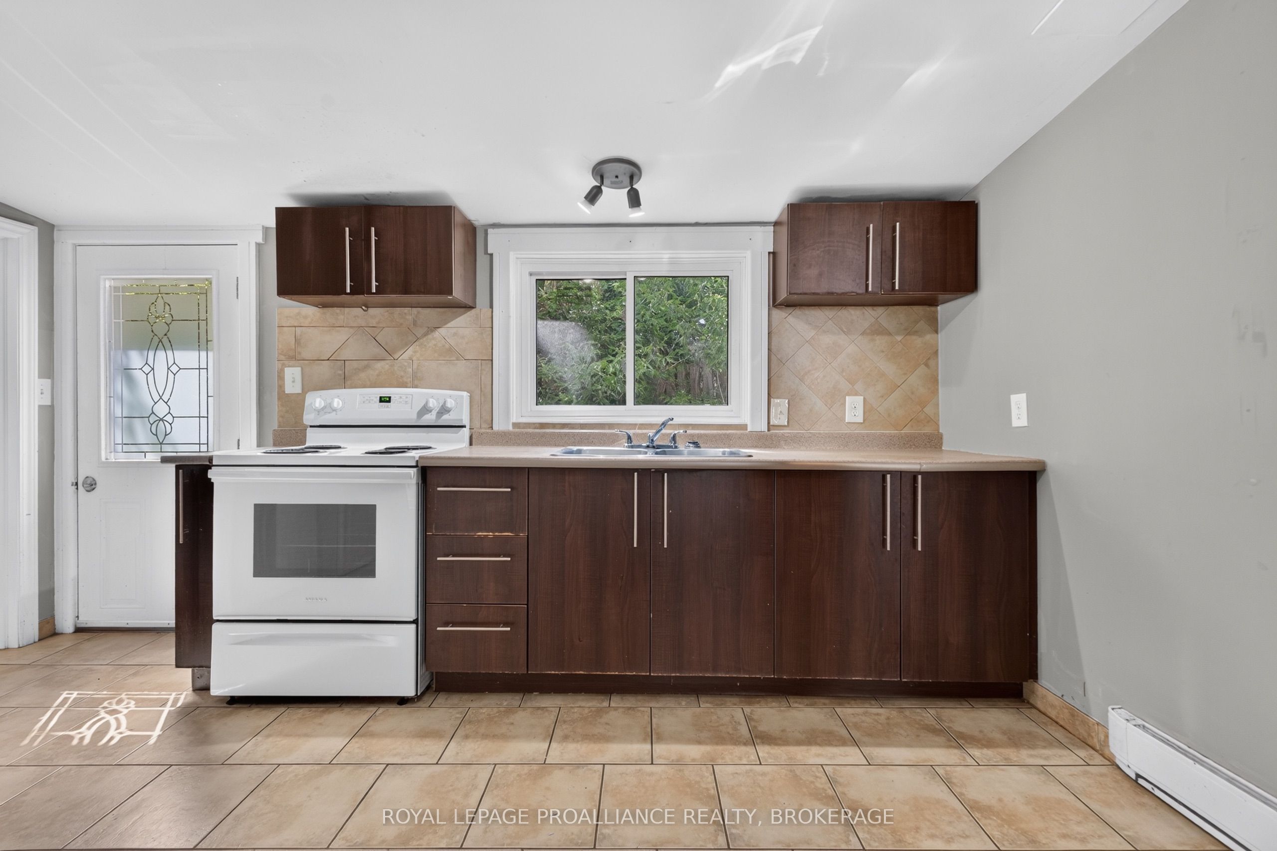 196 York Street Property Photo 6