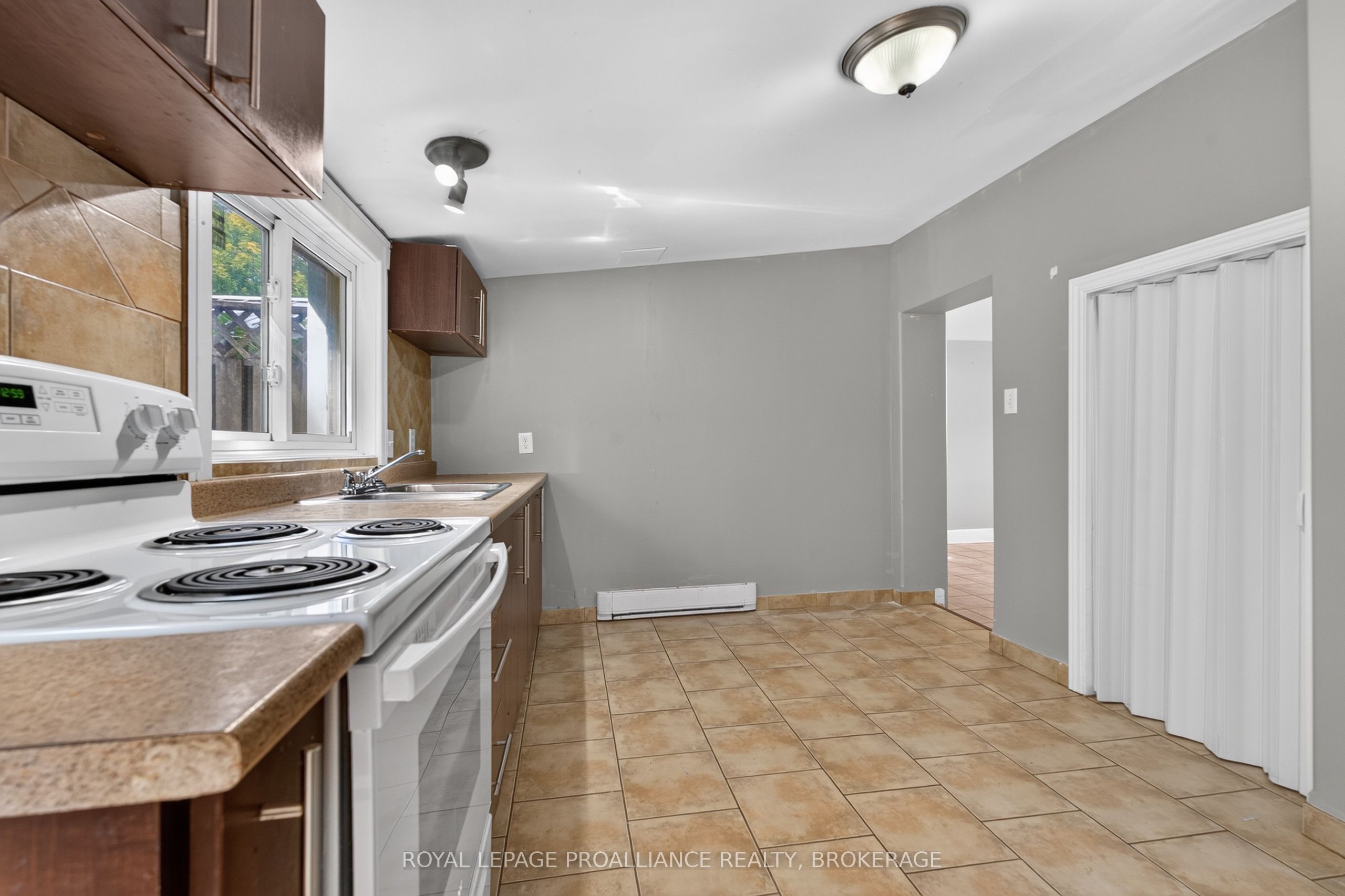 196 York Street Property Photo 7
