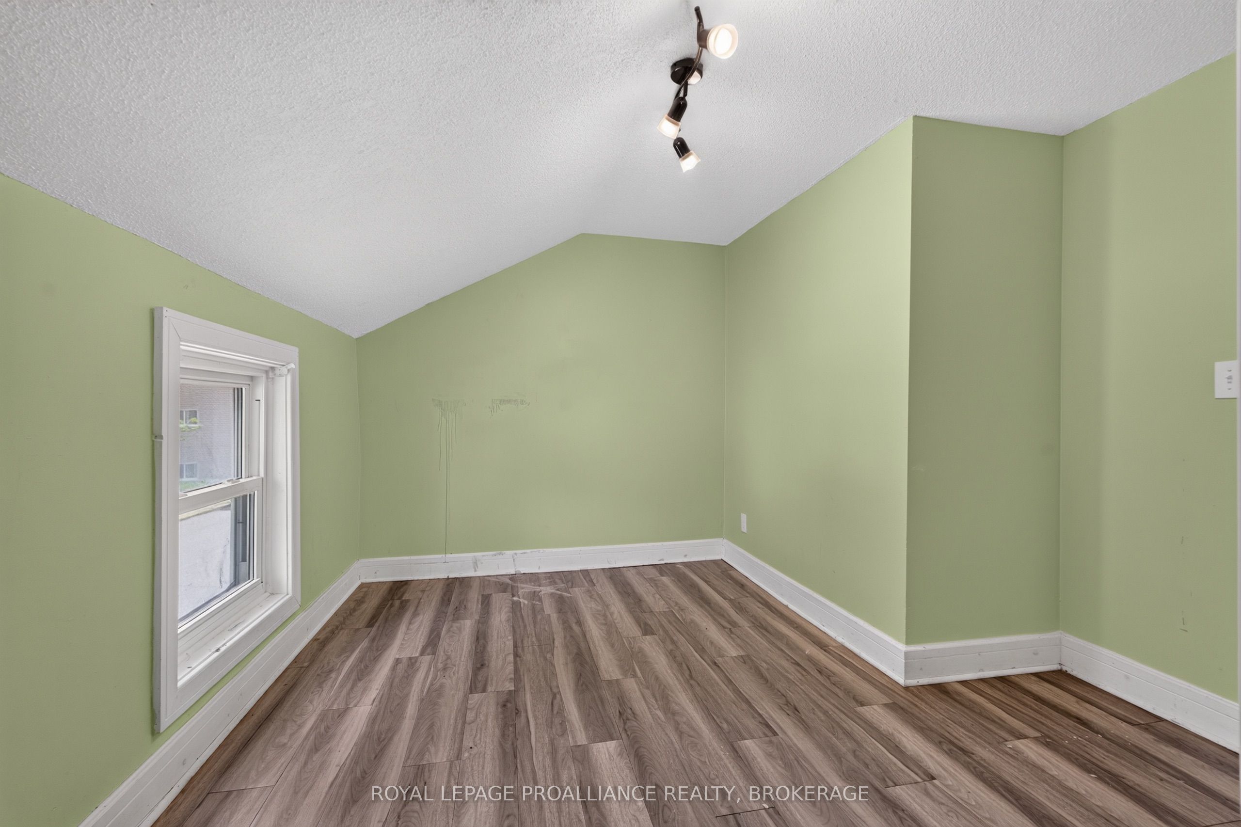196 York Street Property Photo 15