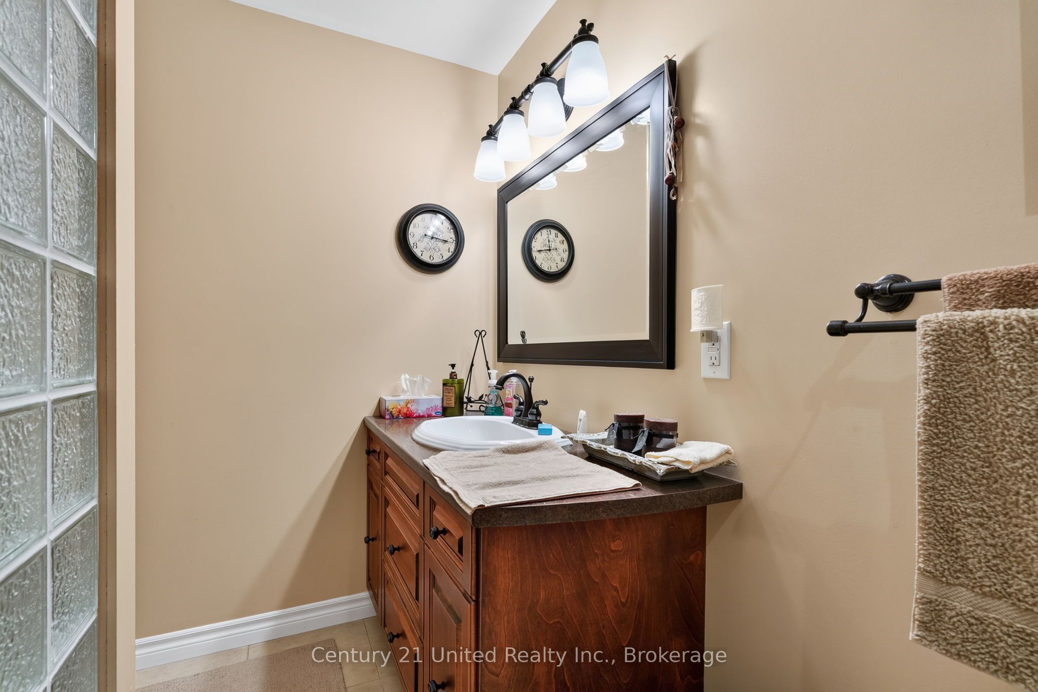 65 Division Street Property Photo 28