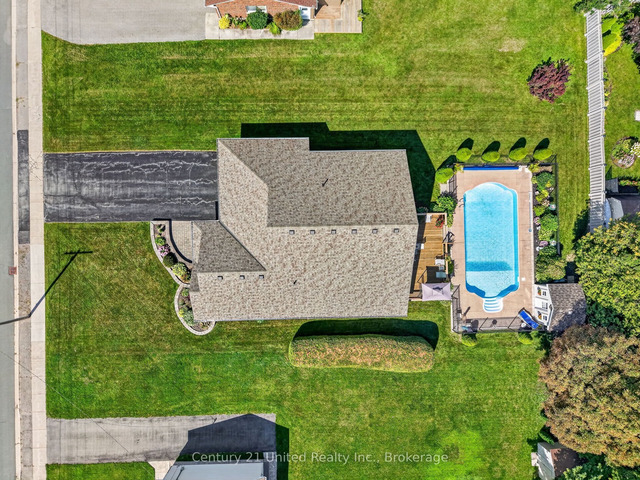 65 Division Street Property Photo 46