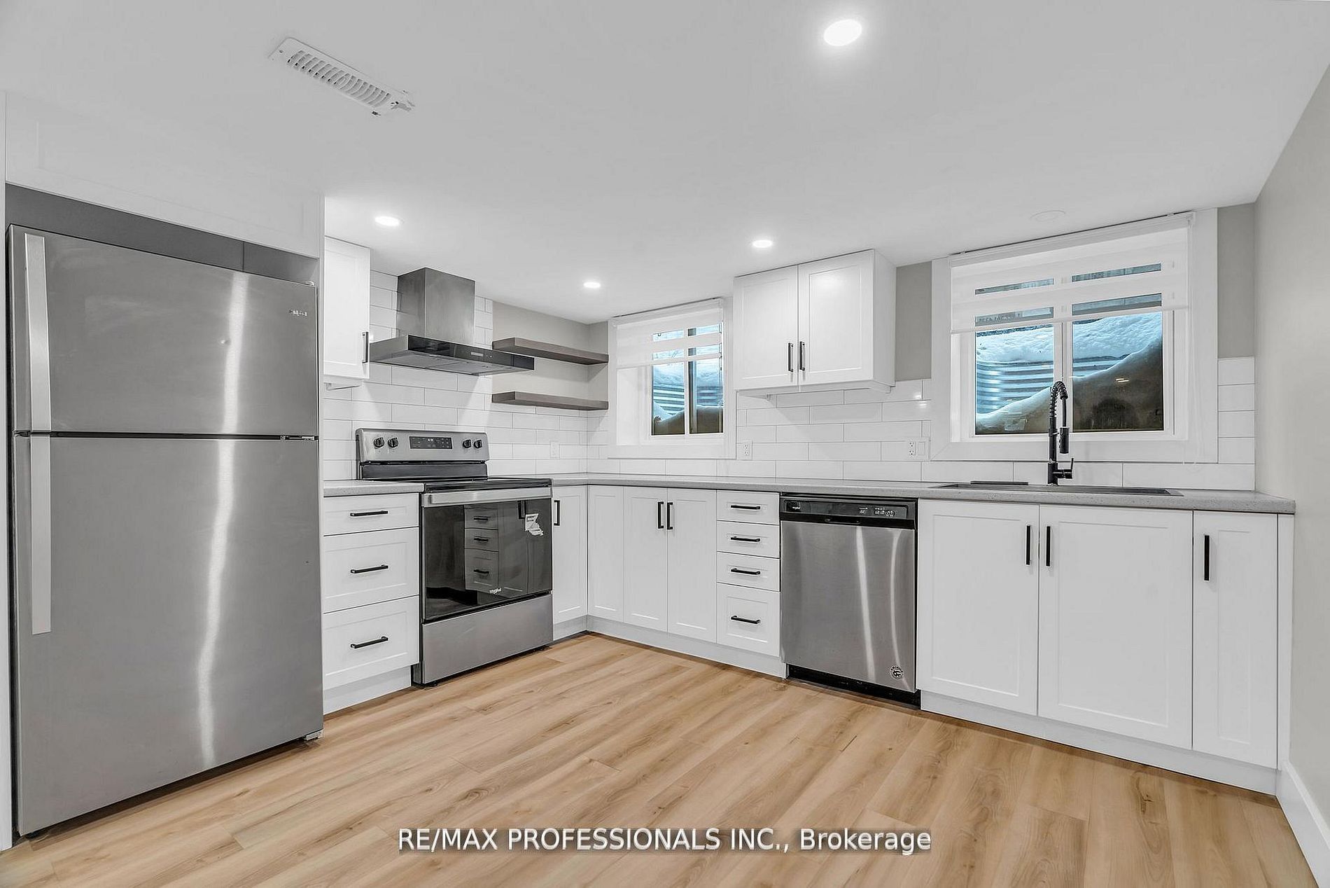 139 Byron Avenue Lower Property Photo 6