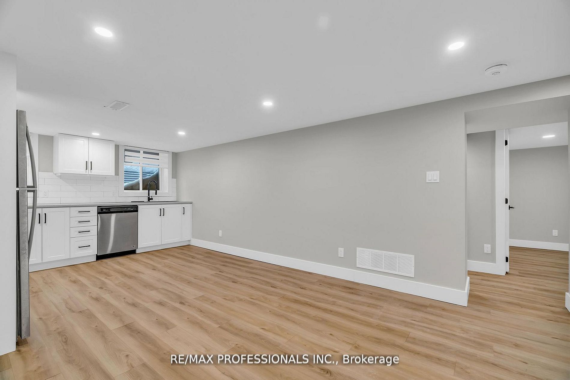 139 Byron Avenue Lower Property Photo 7
