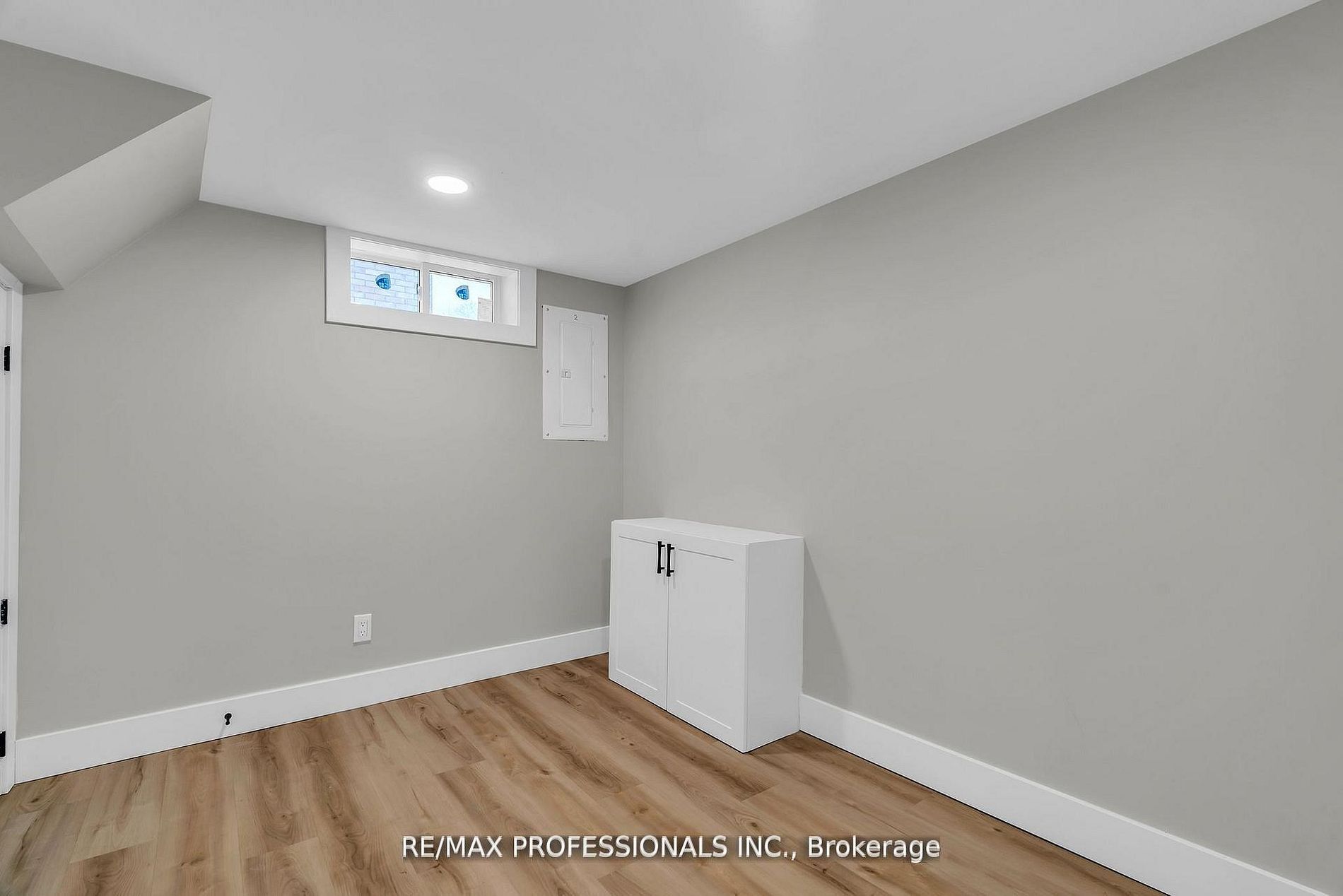 139 Byron Avenue Lower Property Photo 8