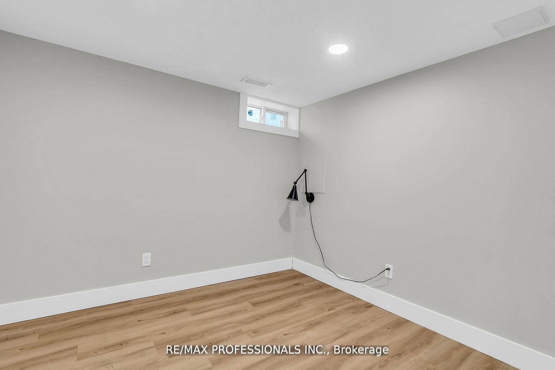 139 Byron Avenue Lower Property Photo 11