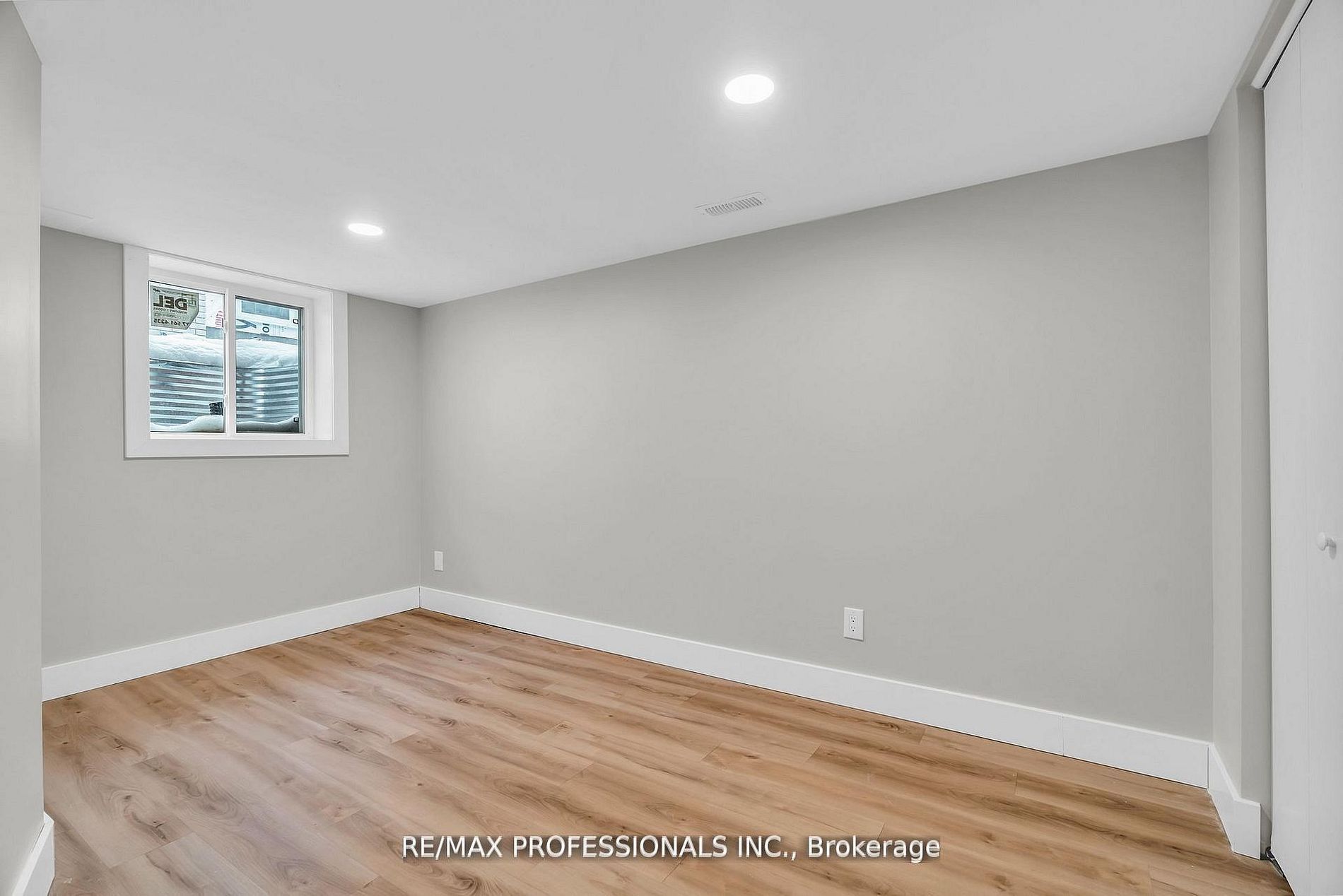 139 Byron Avenue Lower Property Photo 16