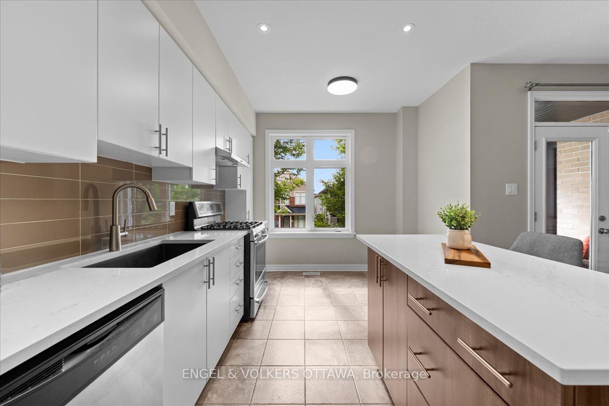 75 Blueheart Bay Property Photo 24