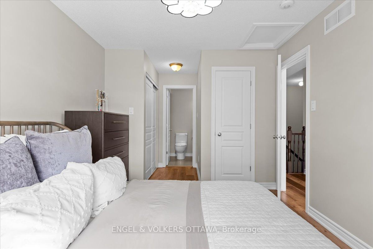 75 Blueheart Bay Property Photo 32