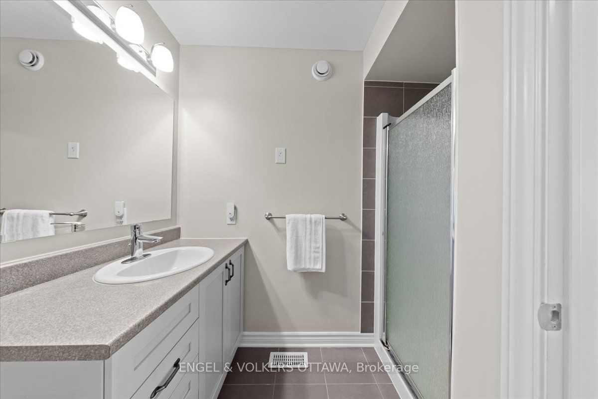 75 Blueheart Bay Property Photo 33
