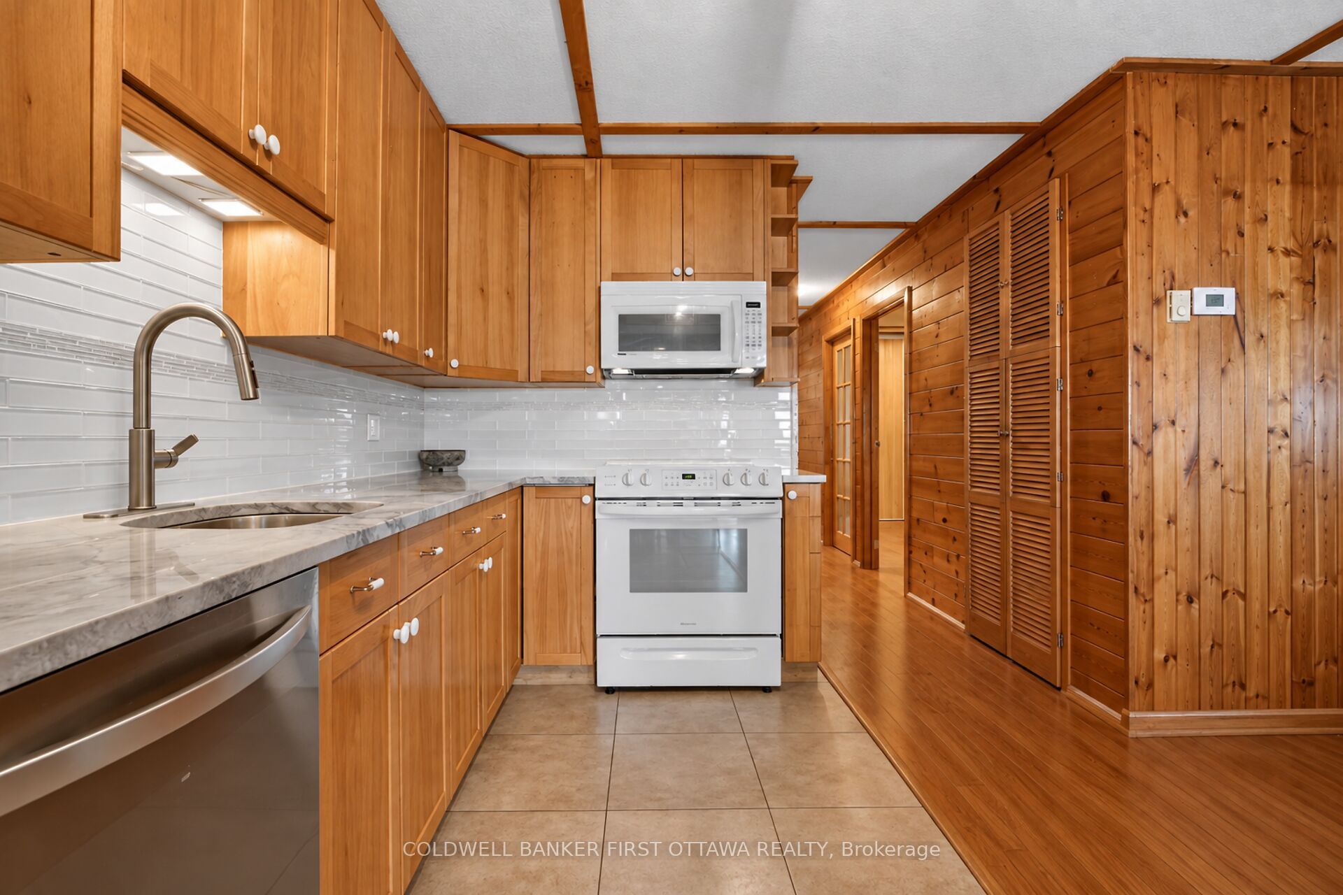 172 Richards Lane Property Photo 6