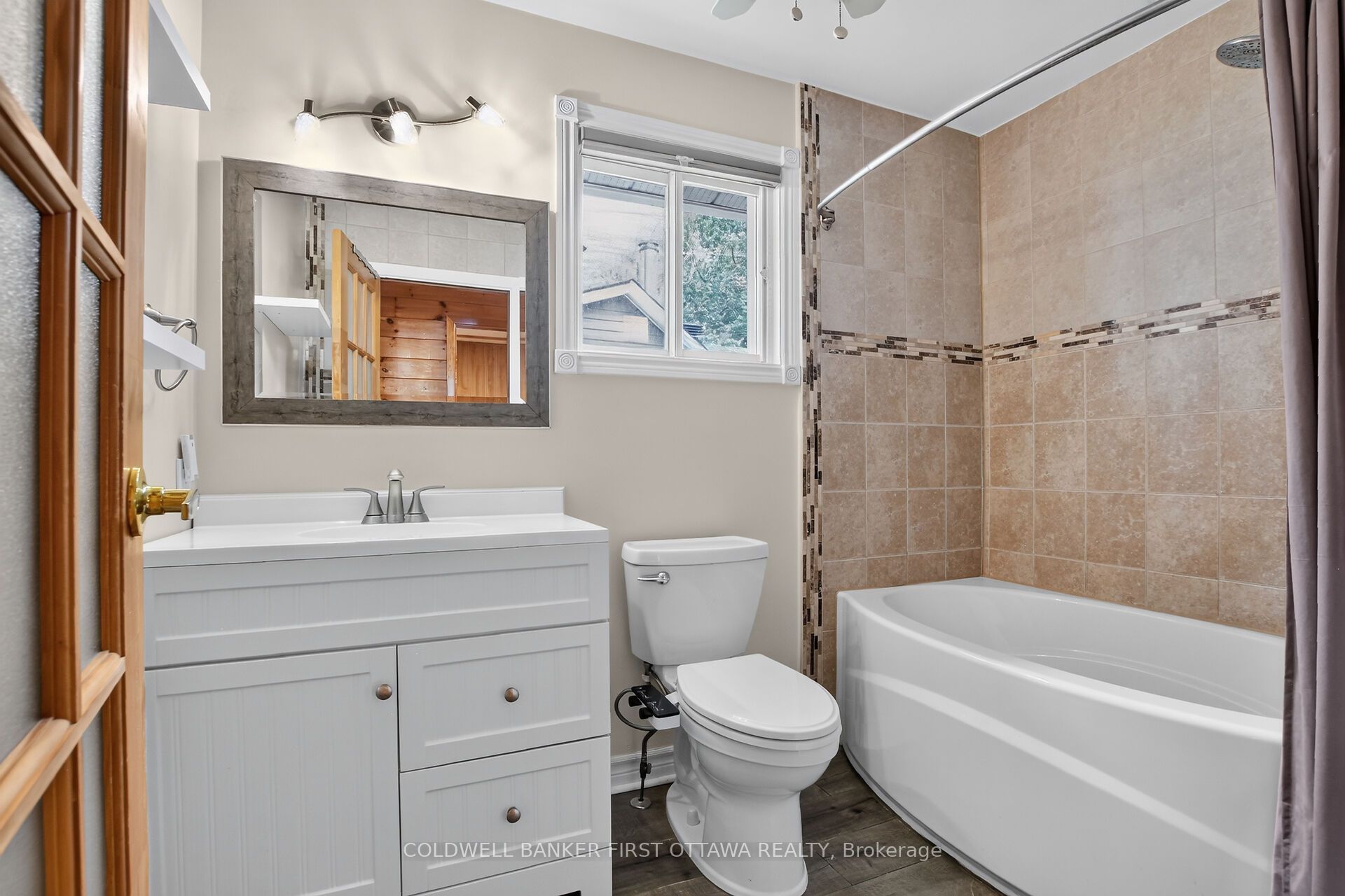 172 Richards Lane Property Photo 34