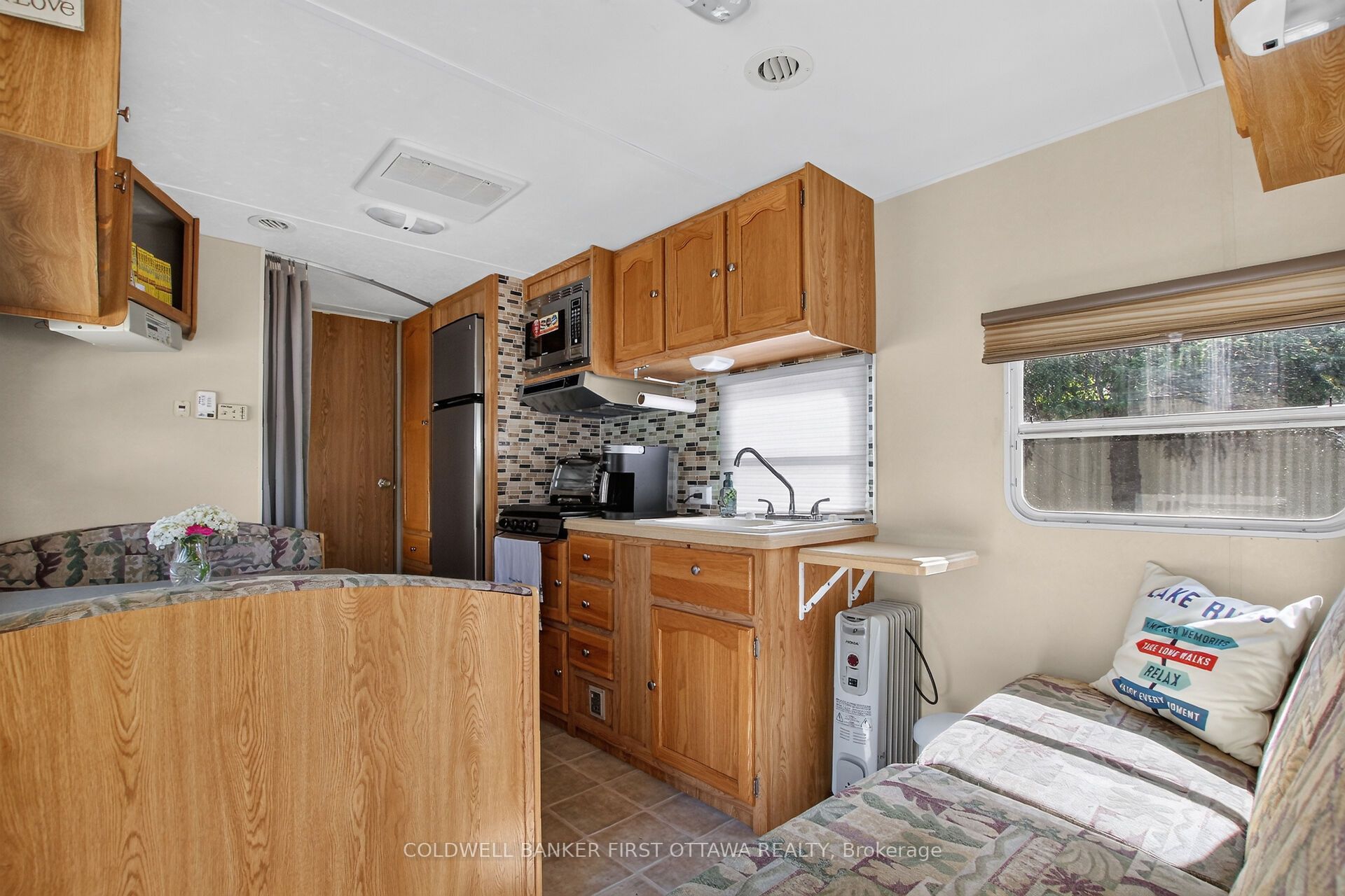 172 Richards Lane Property Photo 43