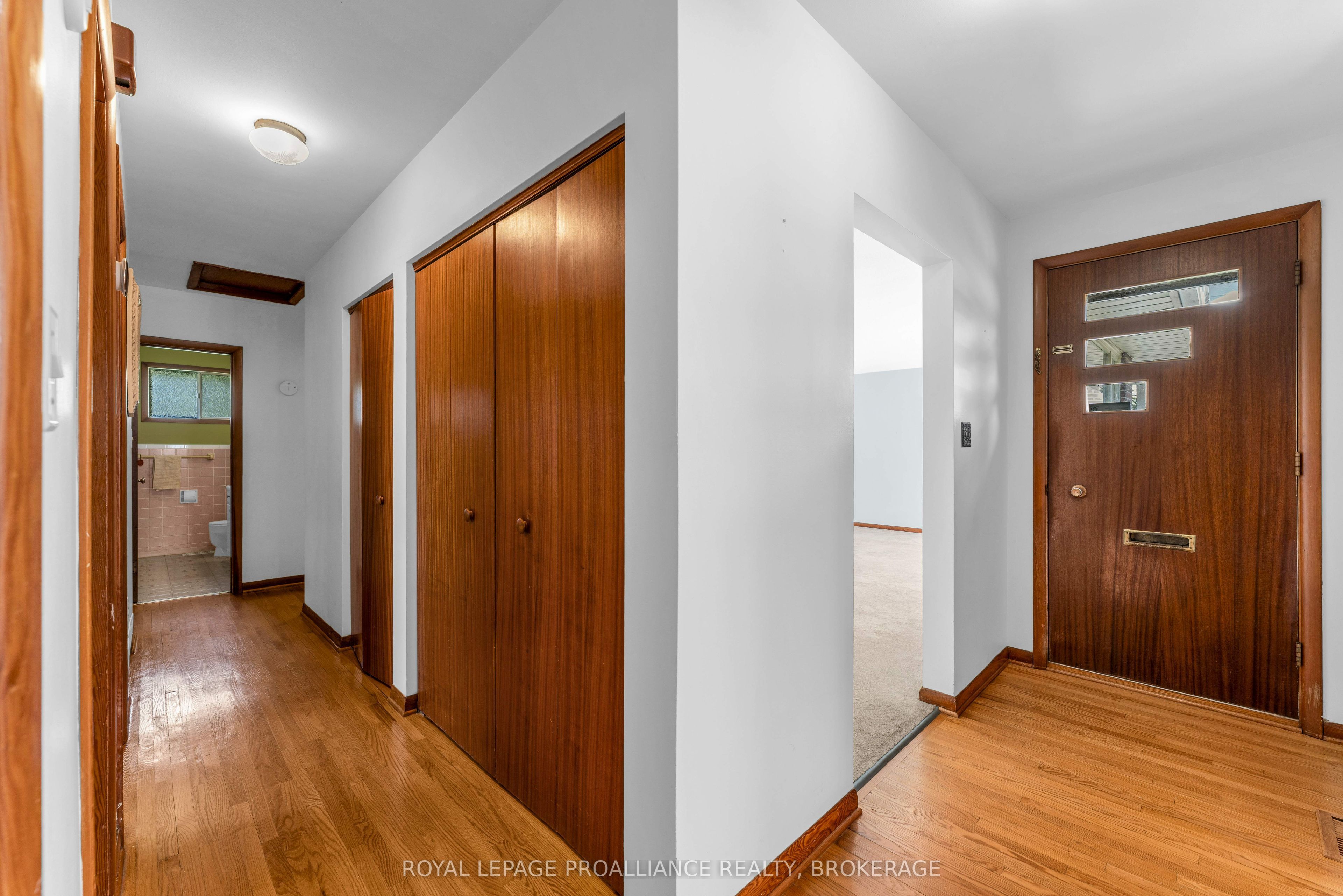 421 Windward Place Property Photo 6