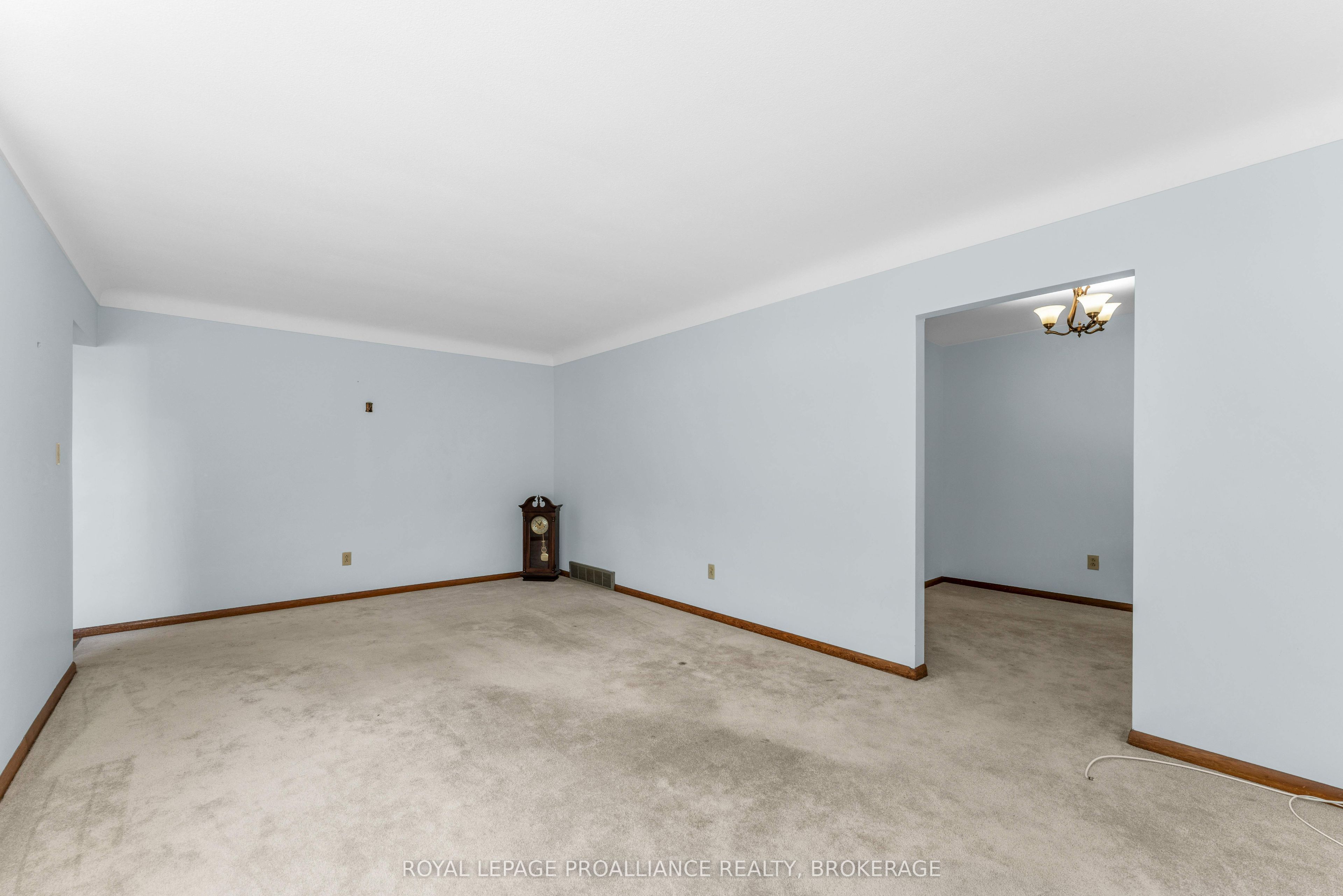 421 Windward Place Property Photo 9