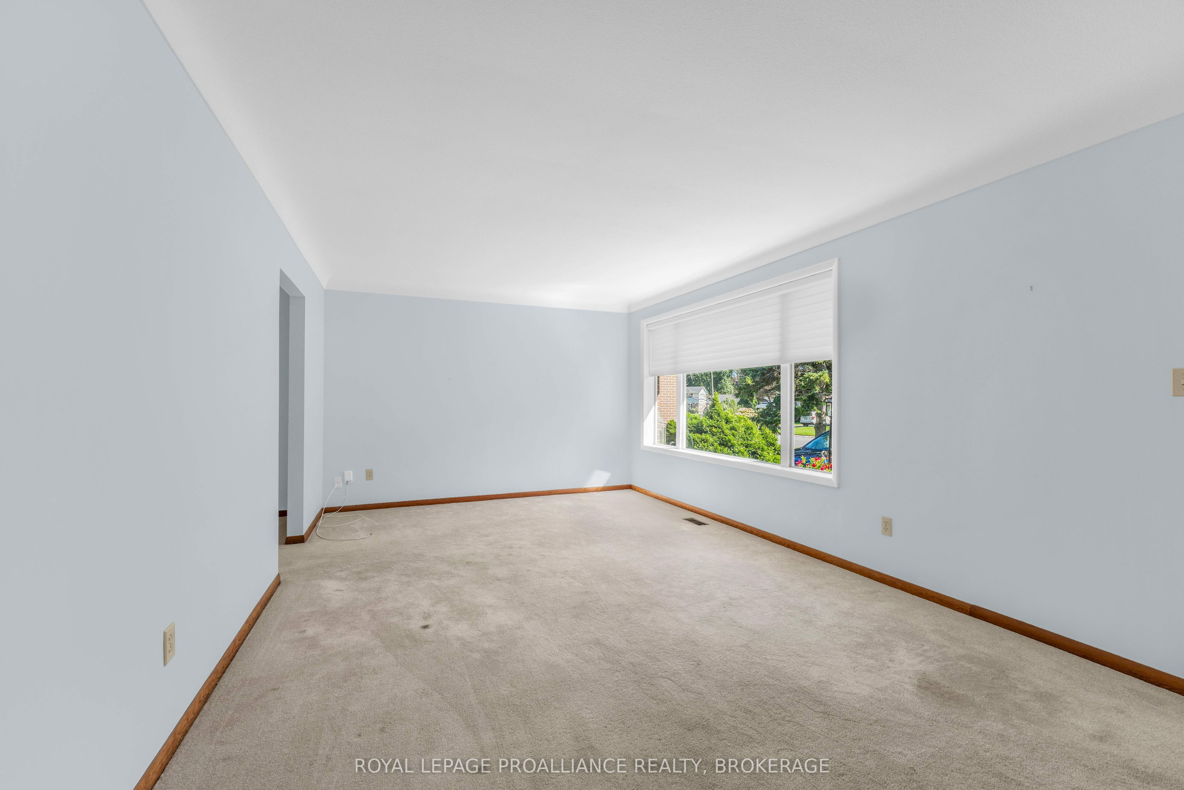 421 Windward Place Property Photo 10