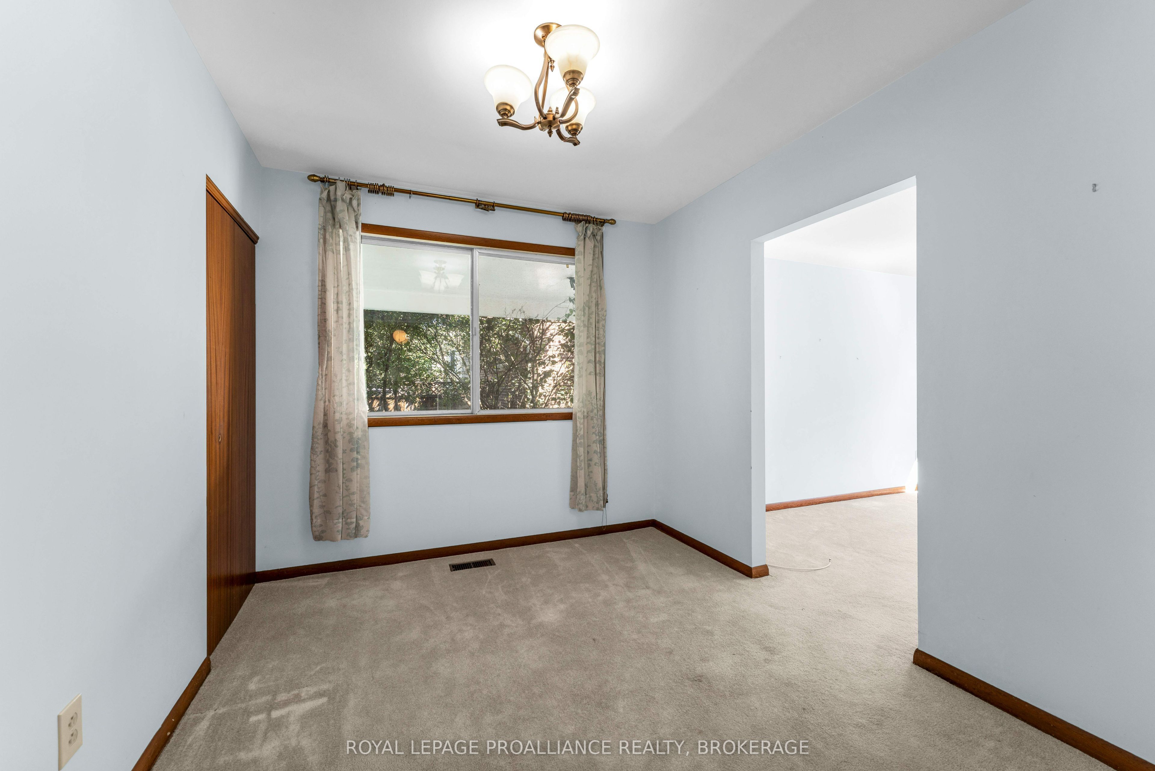 421 Windward Place Property Photo 11