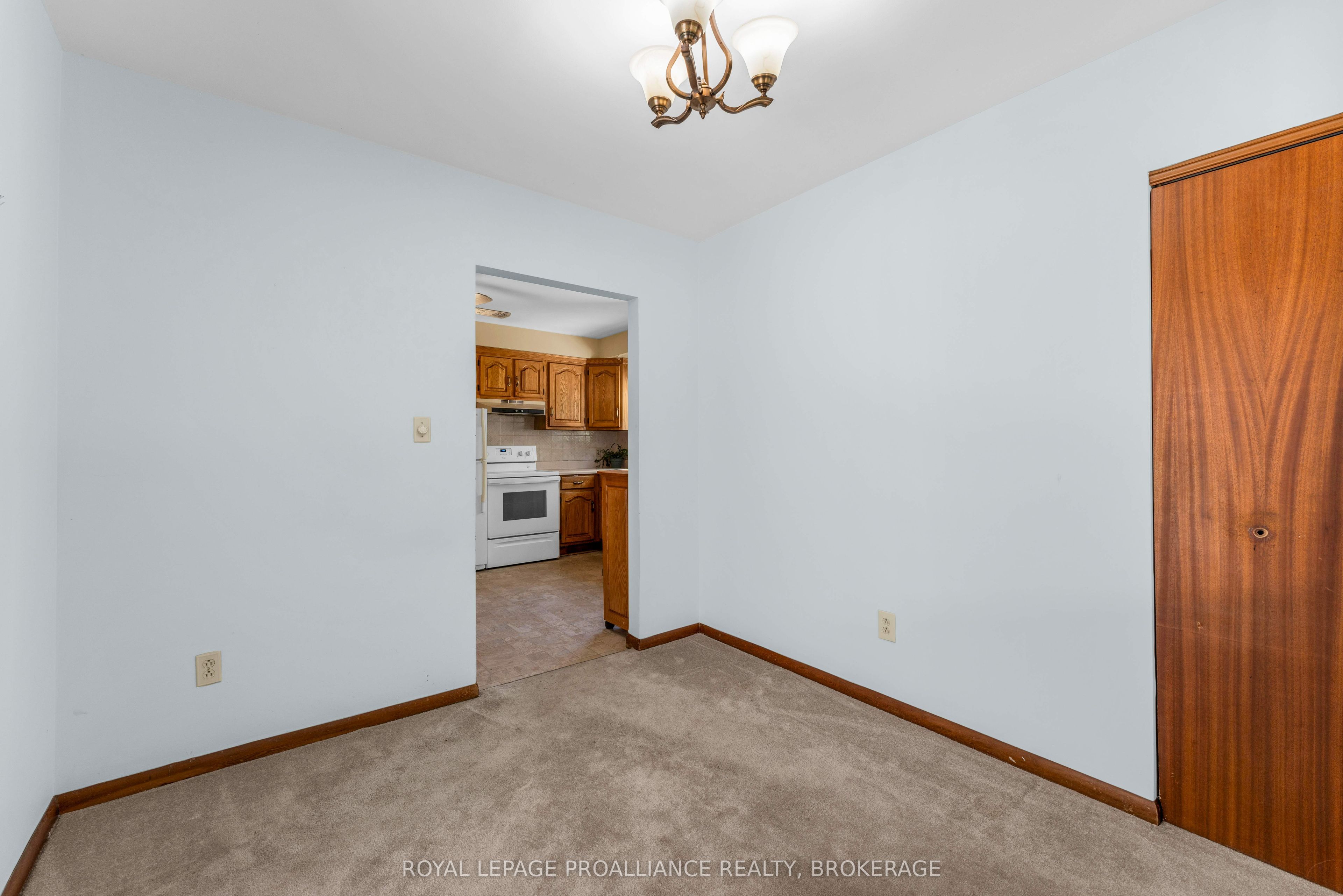 421 Windward Place Property Photo 12