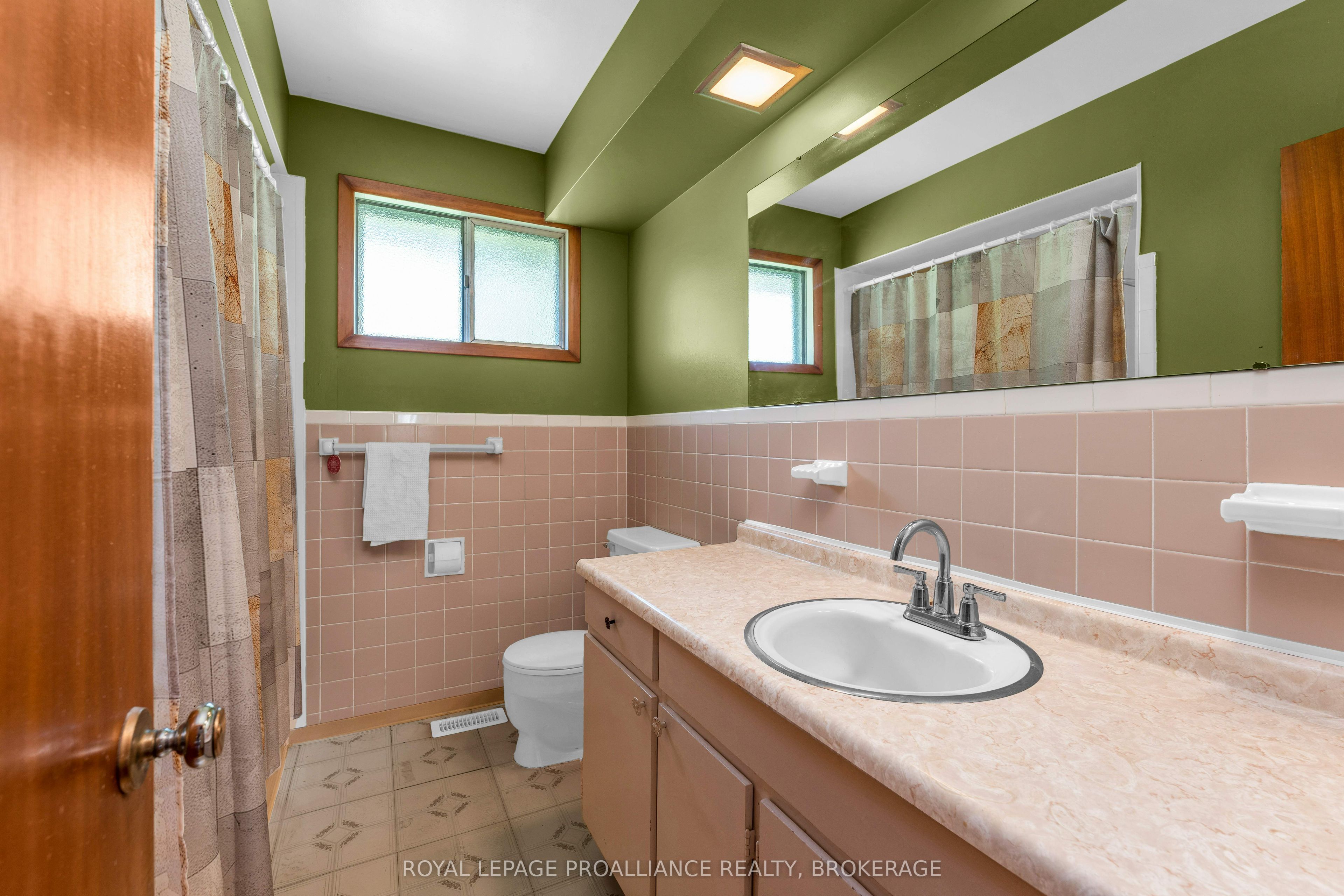 421 Windward Place Property Photo 16
