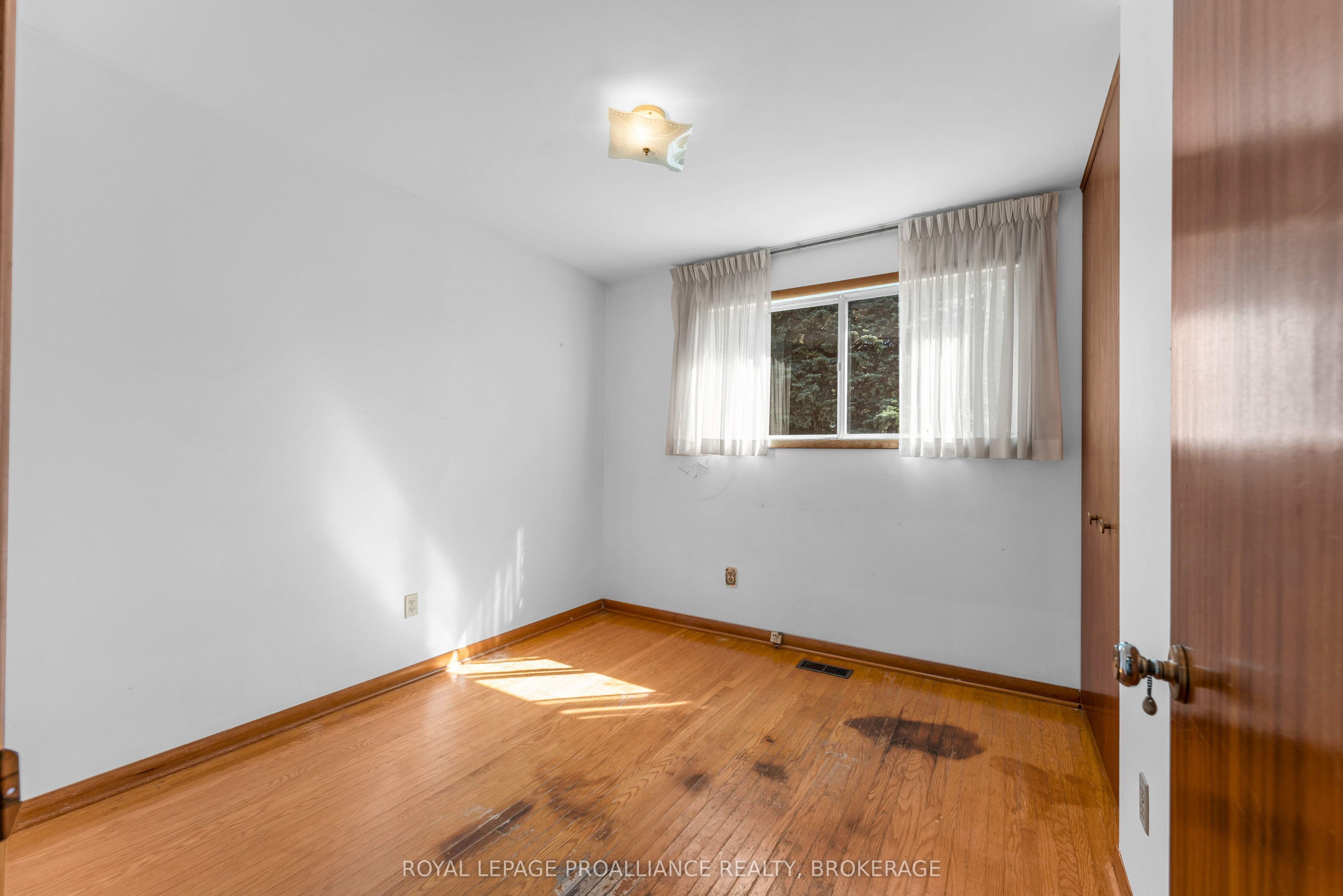 421 Windward Place Property Photo 17