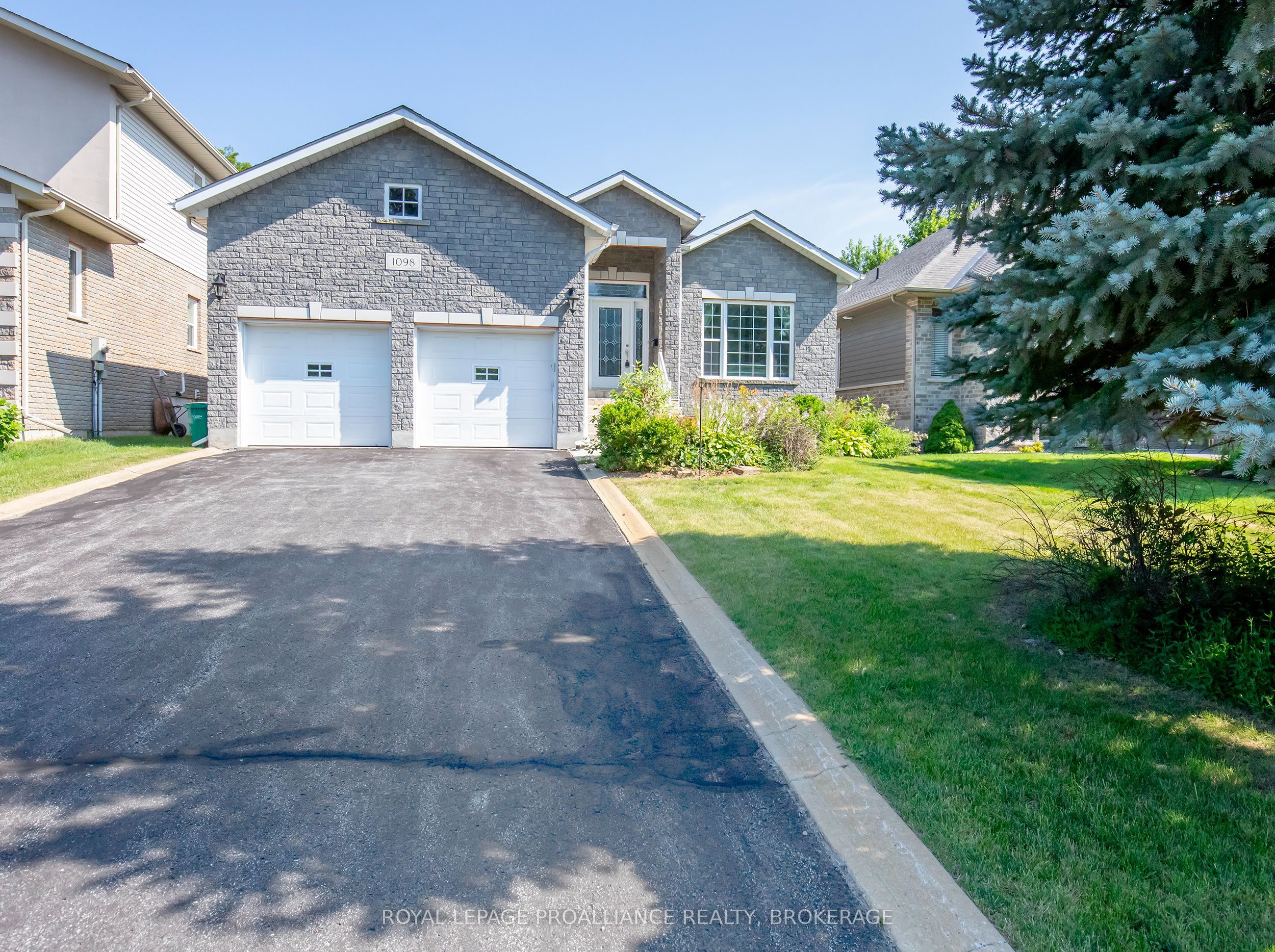 1098 Coverdale Drive Property Photo 1