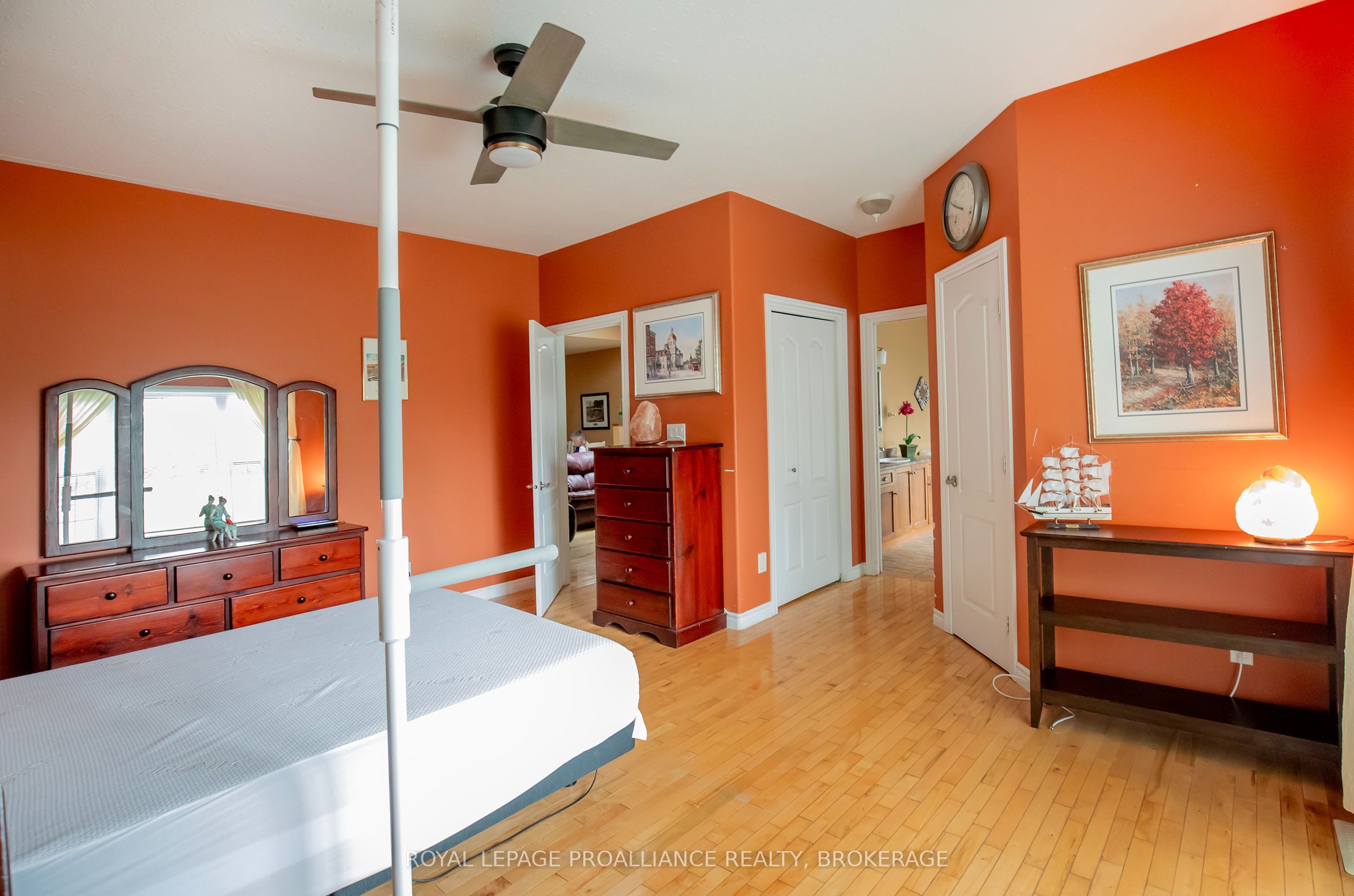 1098 Coverdale Drive Property Photo 10