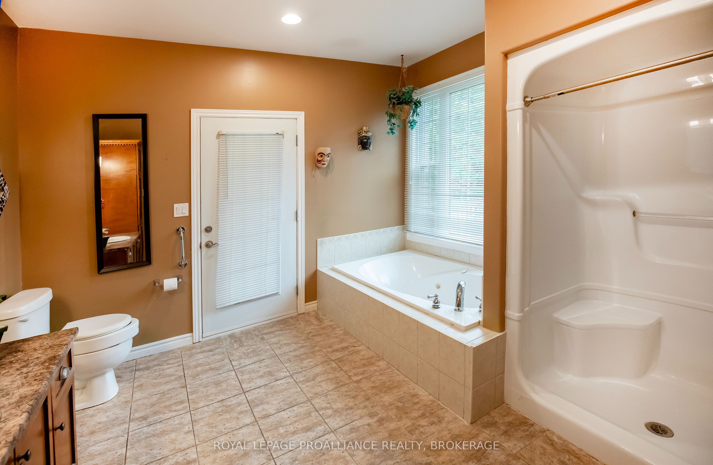 1098 Coverdale Drive Property Photo 15