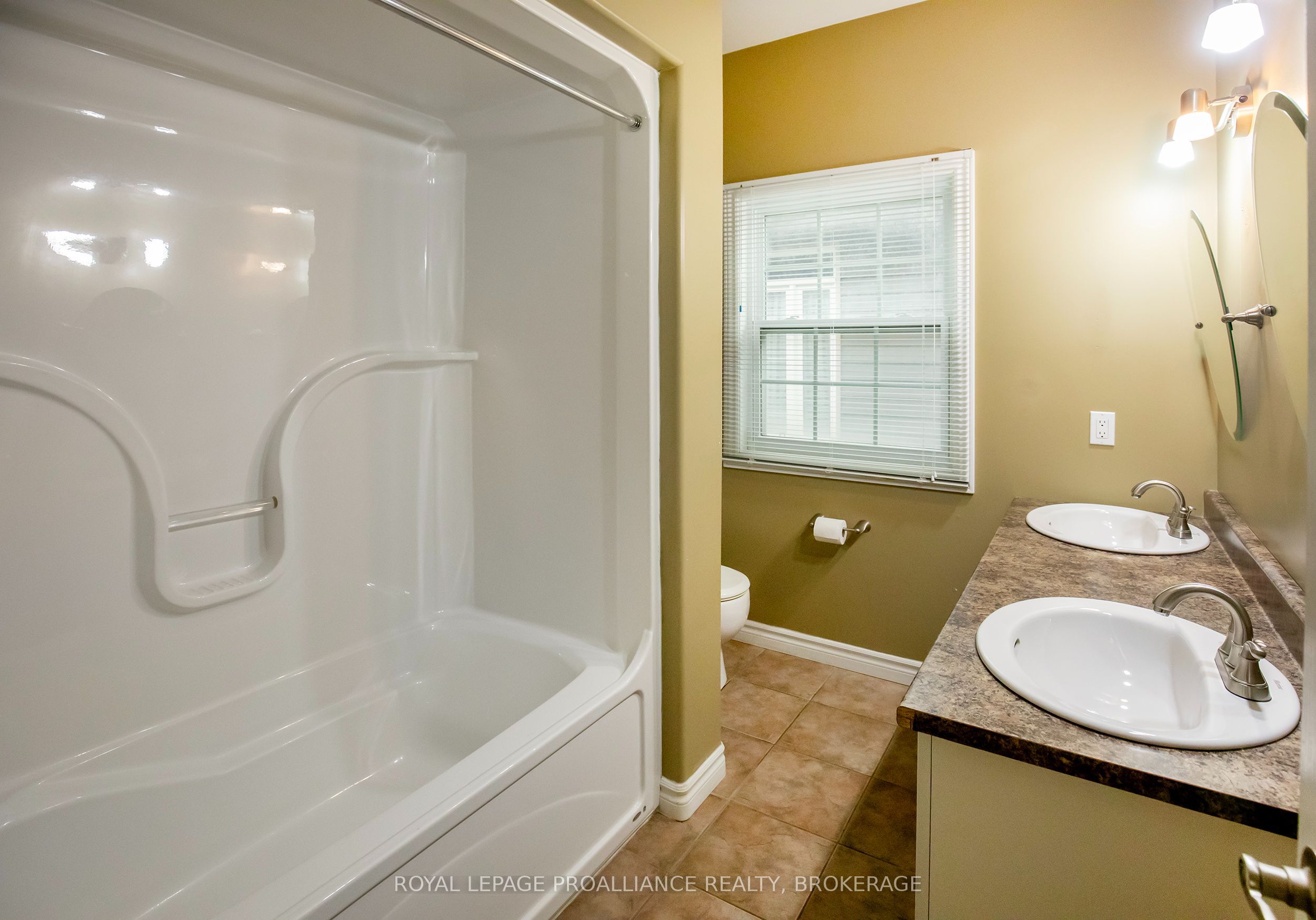 1098 Coverdale Drive Property Photo 17