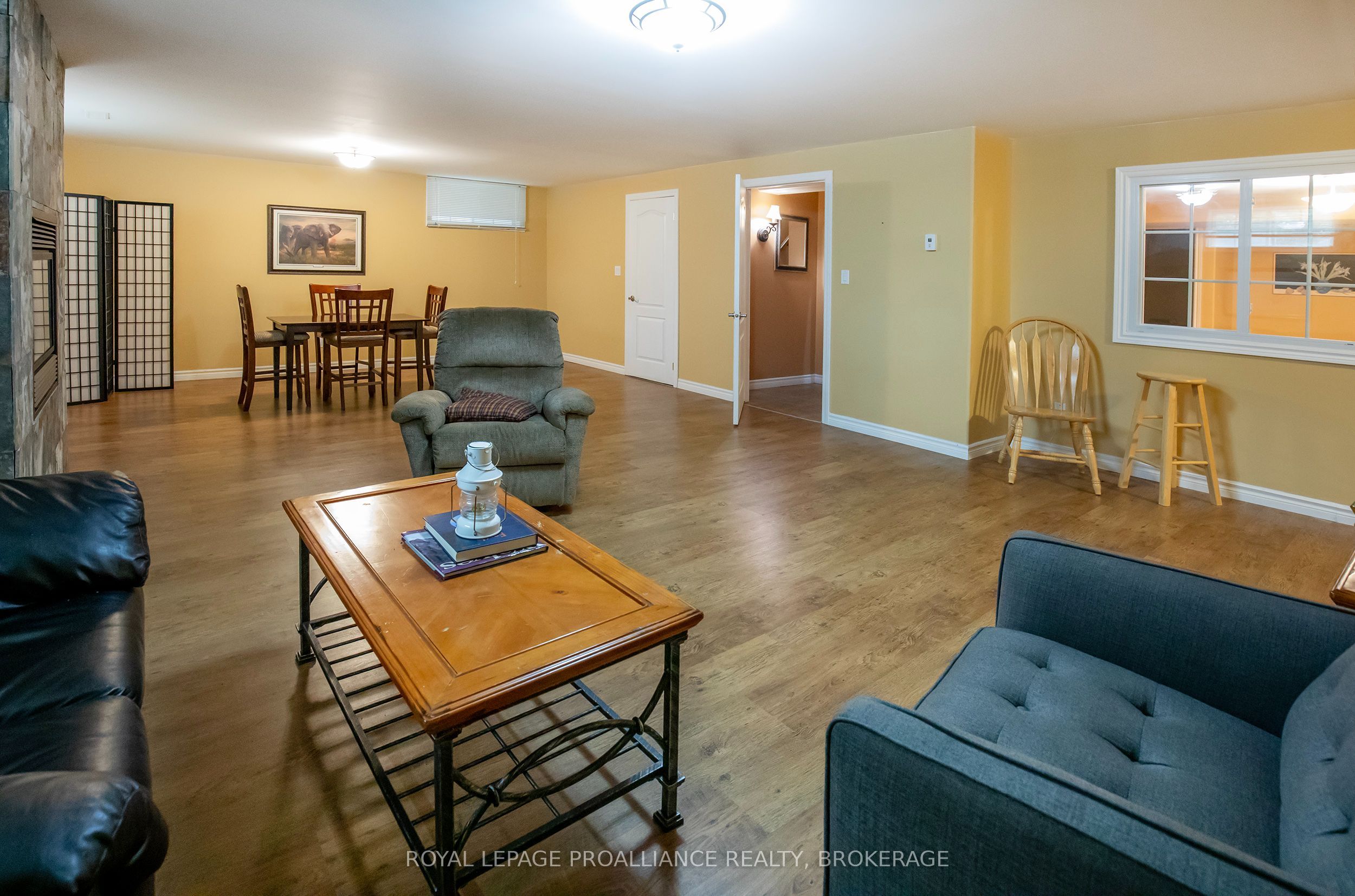1098 Coverdale Drive Property Photo 21