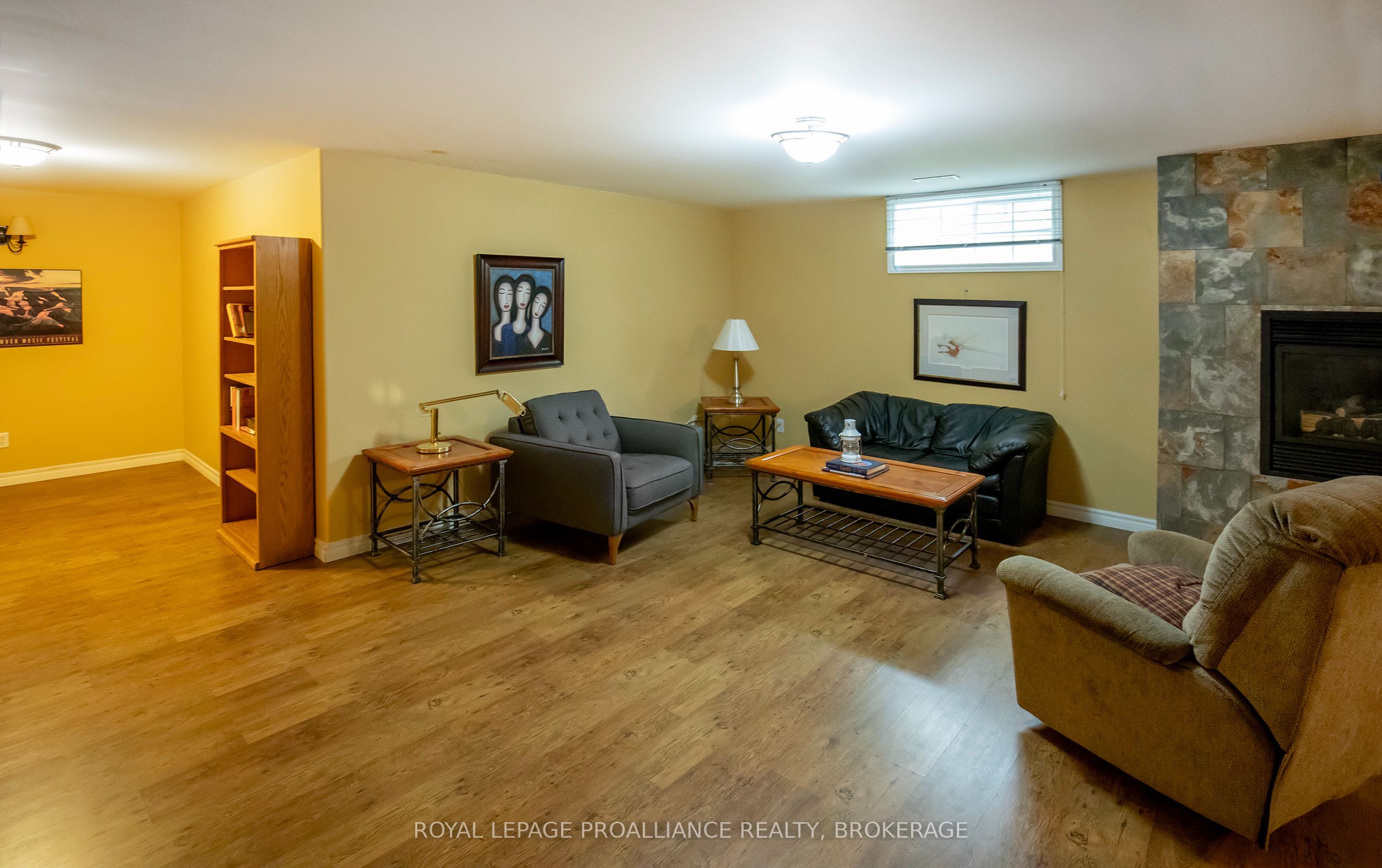 1098 Coverdale Drive Property Photo 22