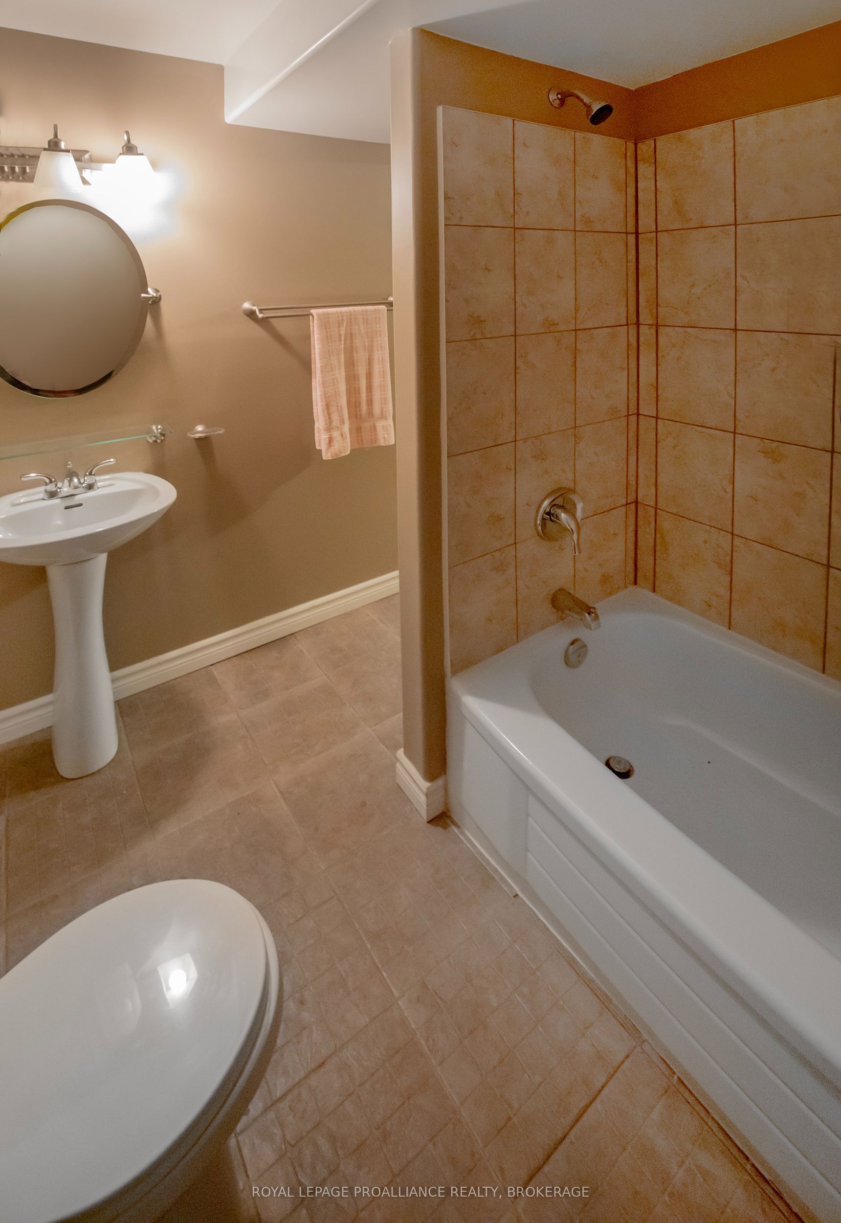 1098 Coverdale Drive Property Photo 26