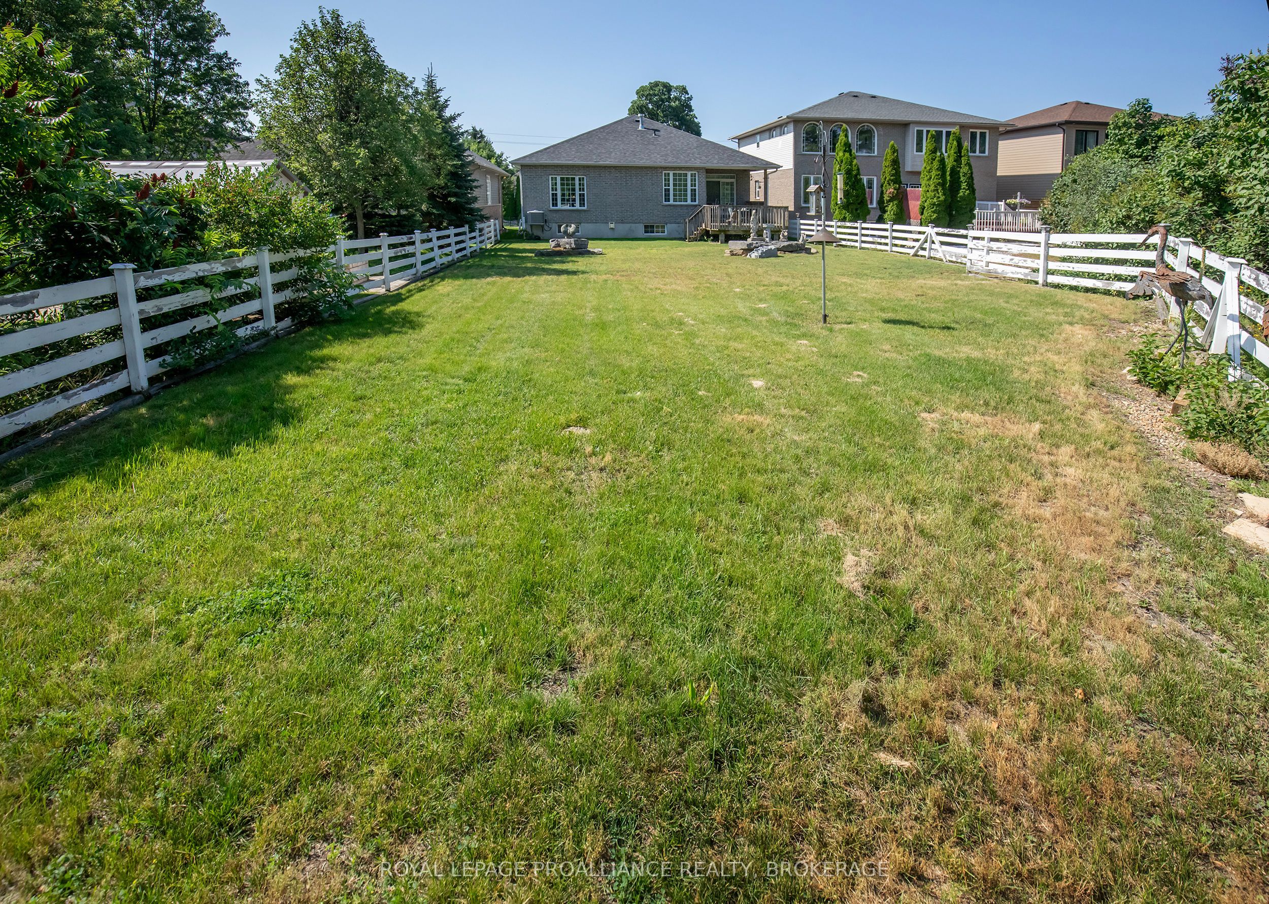 1098 Coverdale Drive Property Photo 30