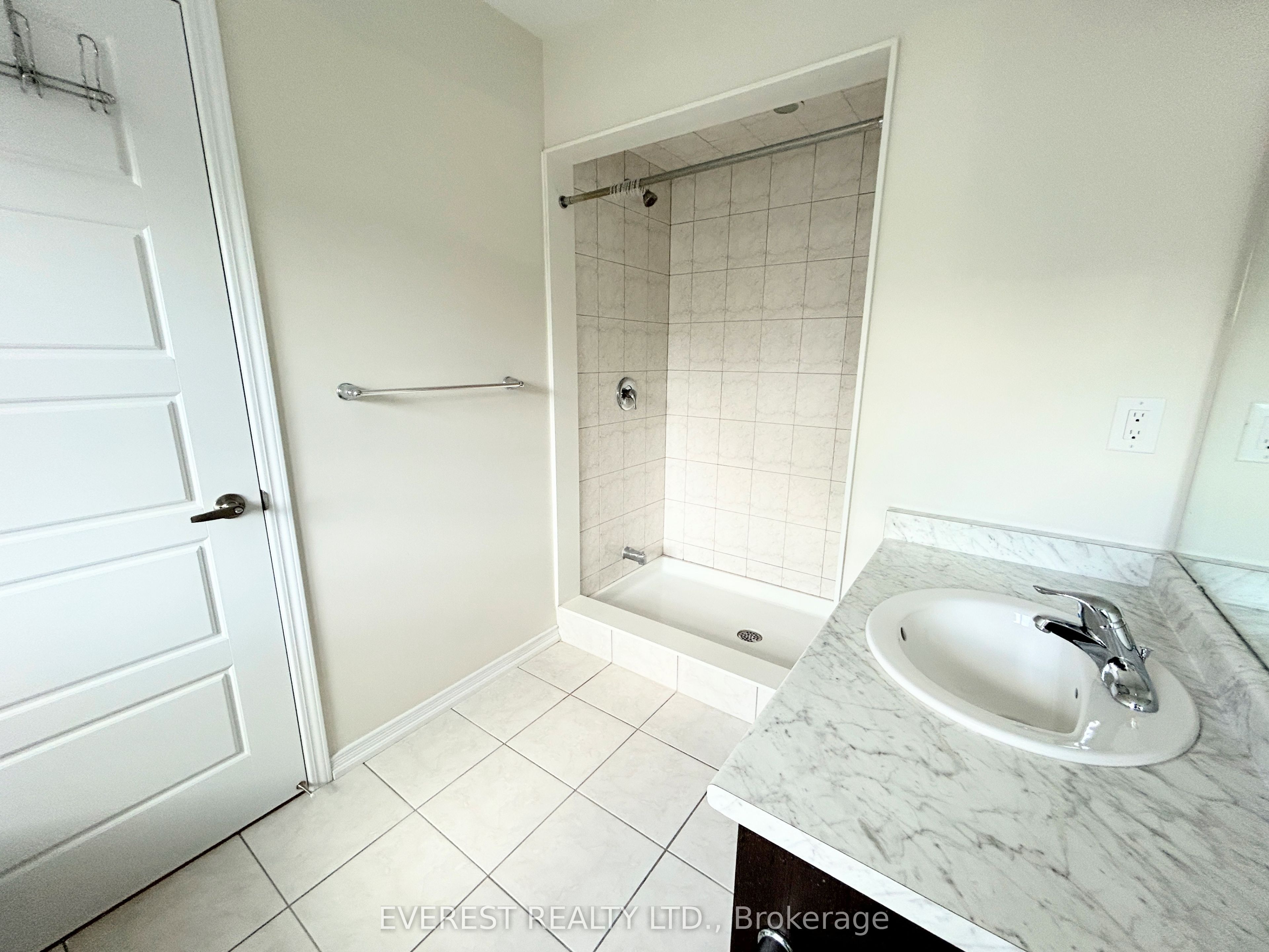 8724 Pawpaw Lane Property Photo 7