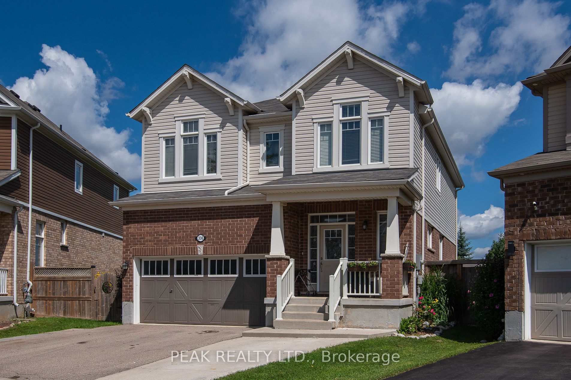 330 Grovehill Crescent Property Photo 1