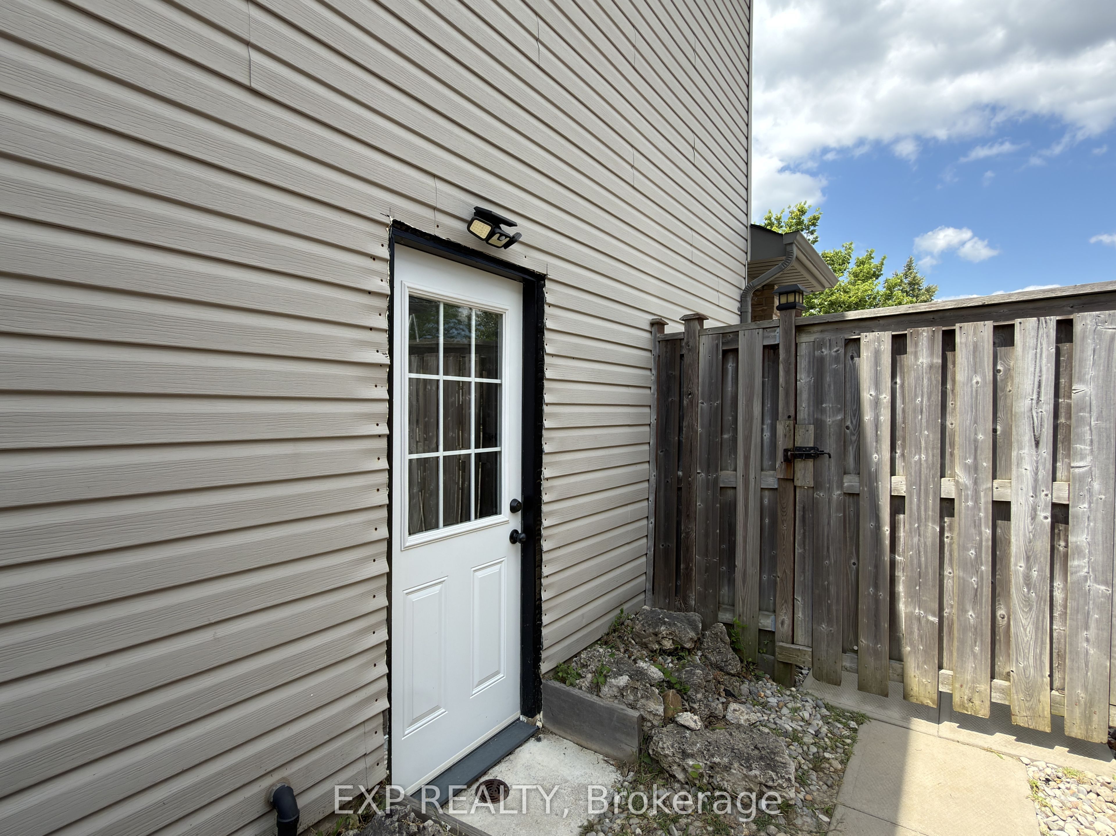 608 Highview Drive Property Photo 3