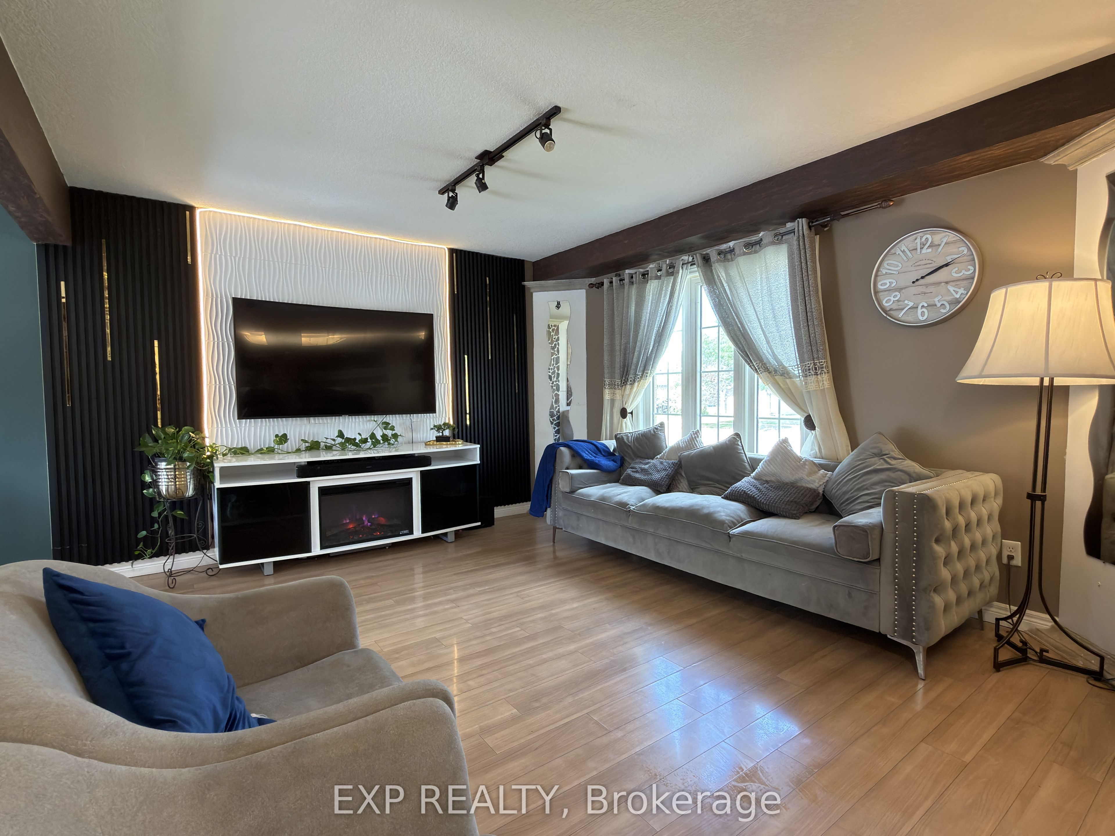 608 Highview Drive Property Photo 8