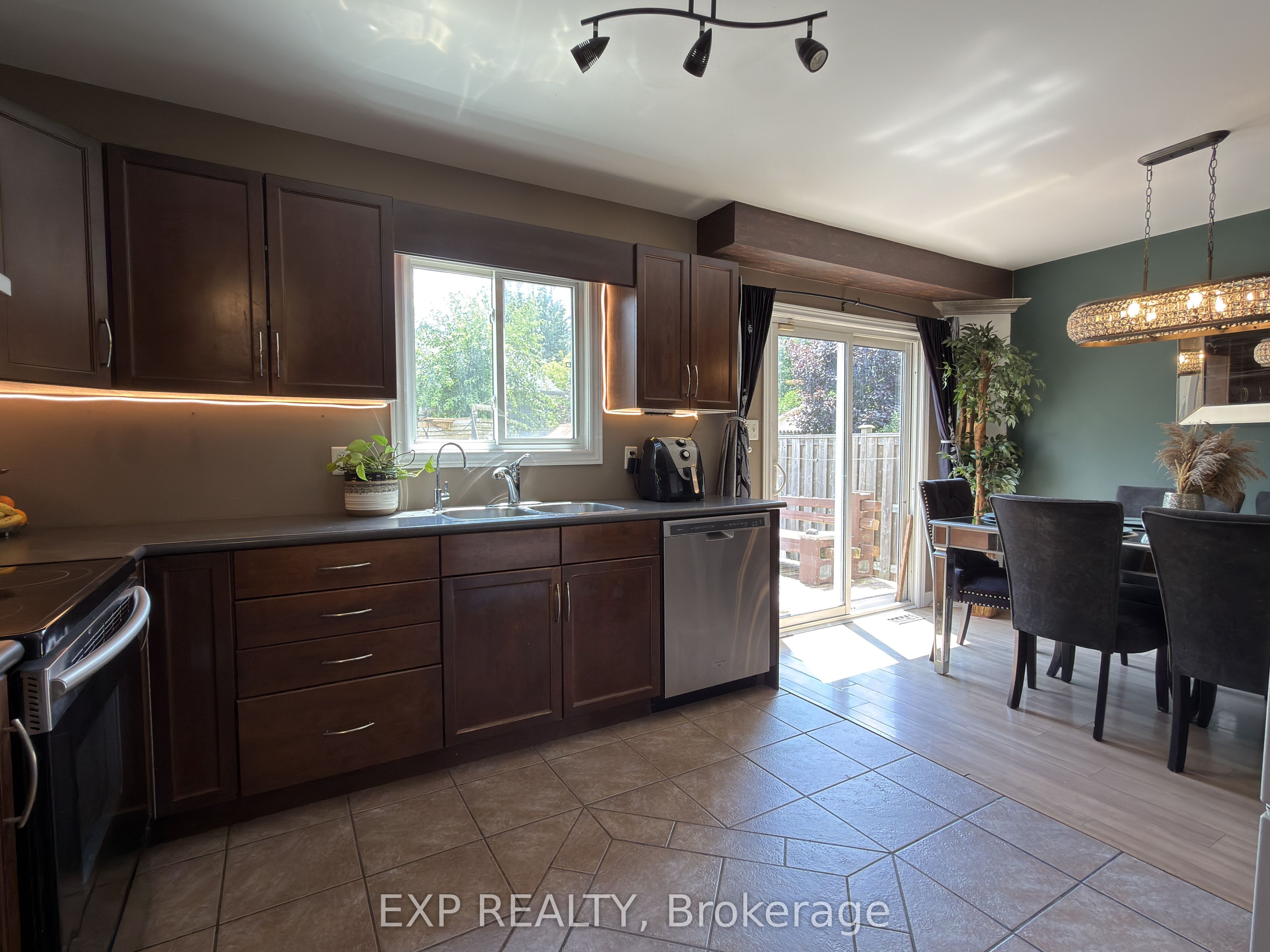 608 Highview Drive Property Photo 15