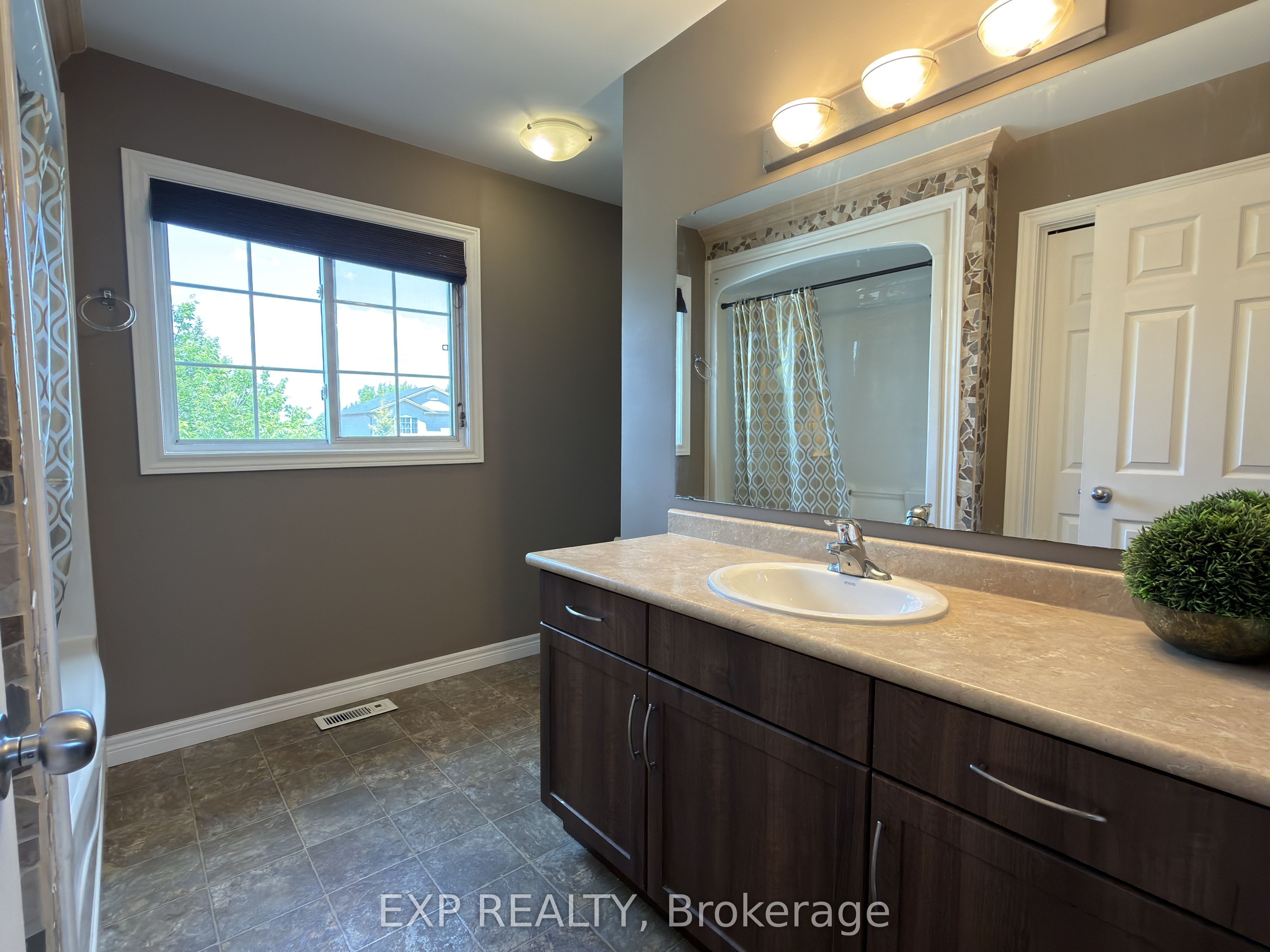 608 Highview Drive Property Photo 22