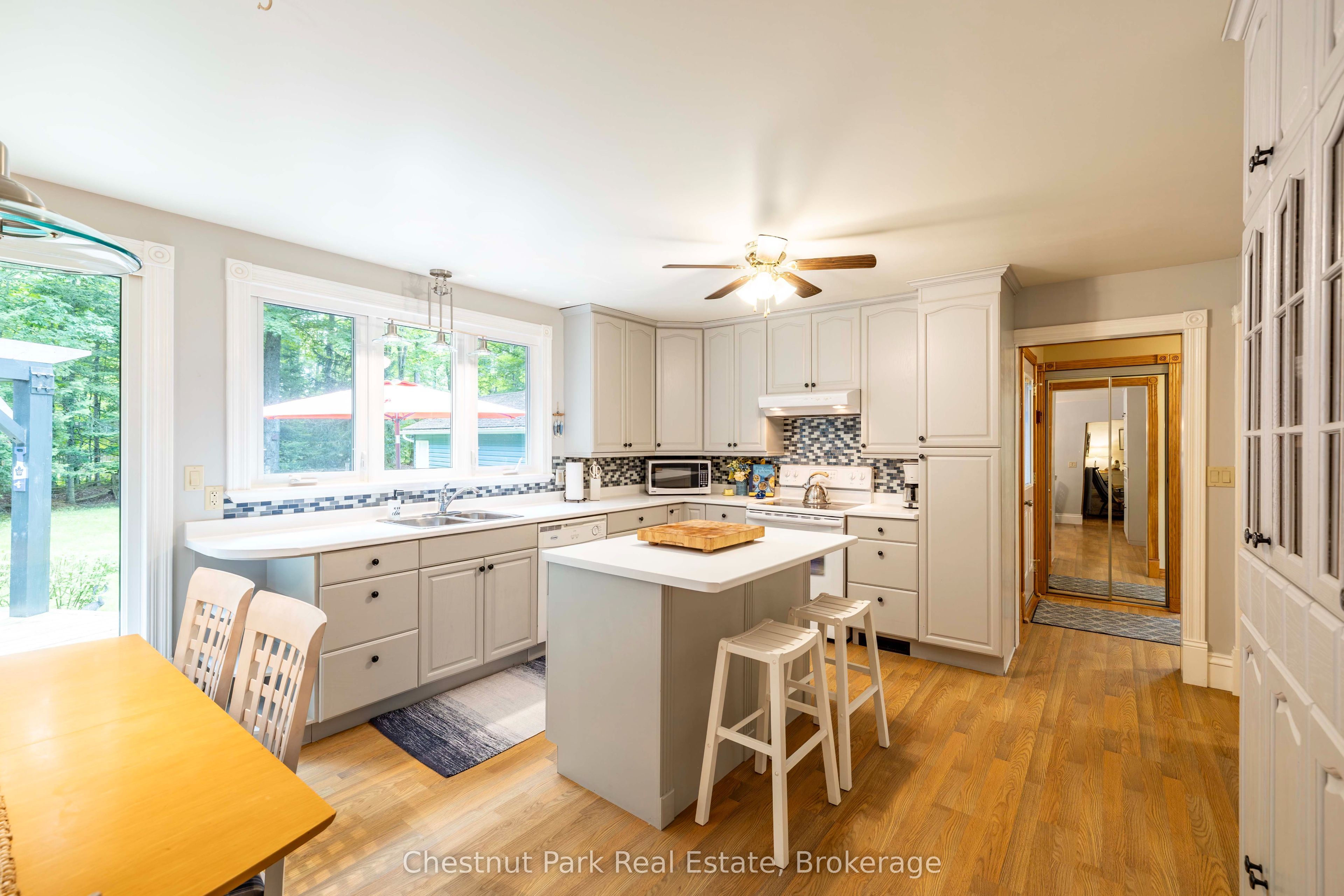 622454 Sideroad 7 Property Photo 15
