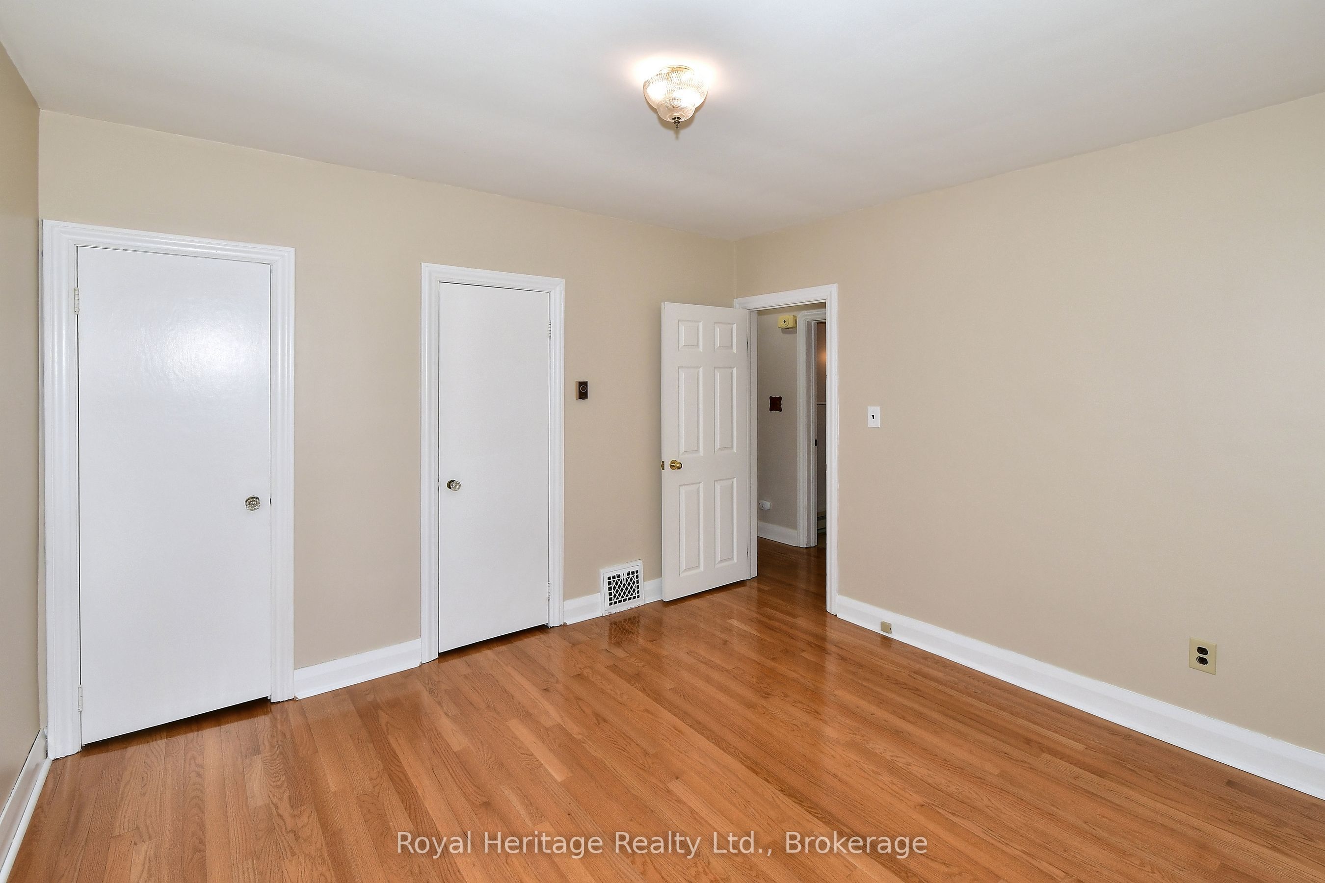 476 King George Street Property Photo 10
