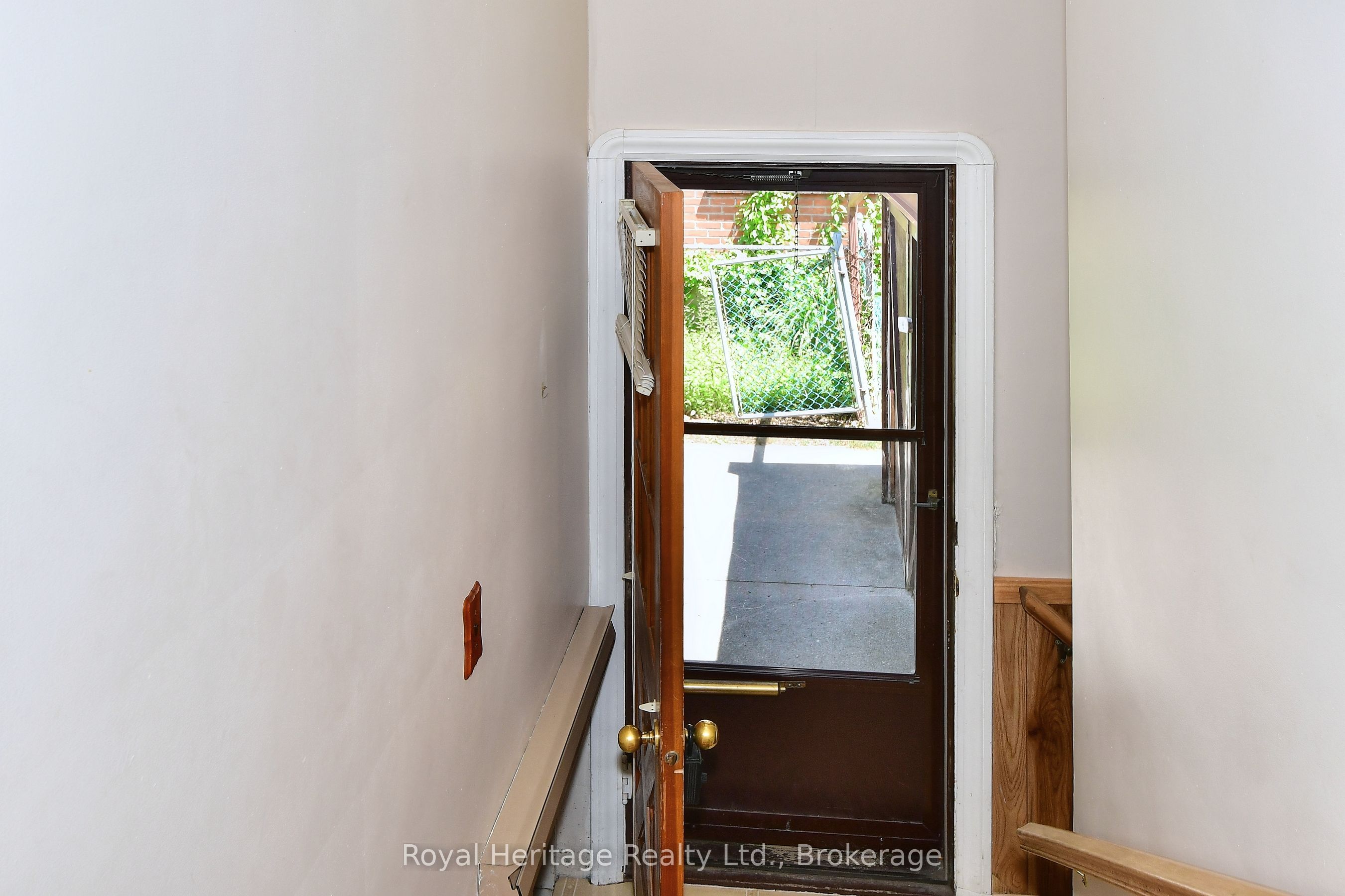 476 King George Street Property Photo 14