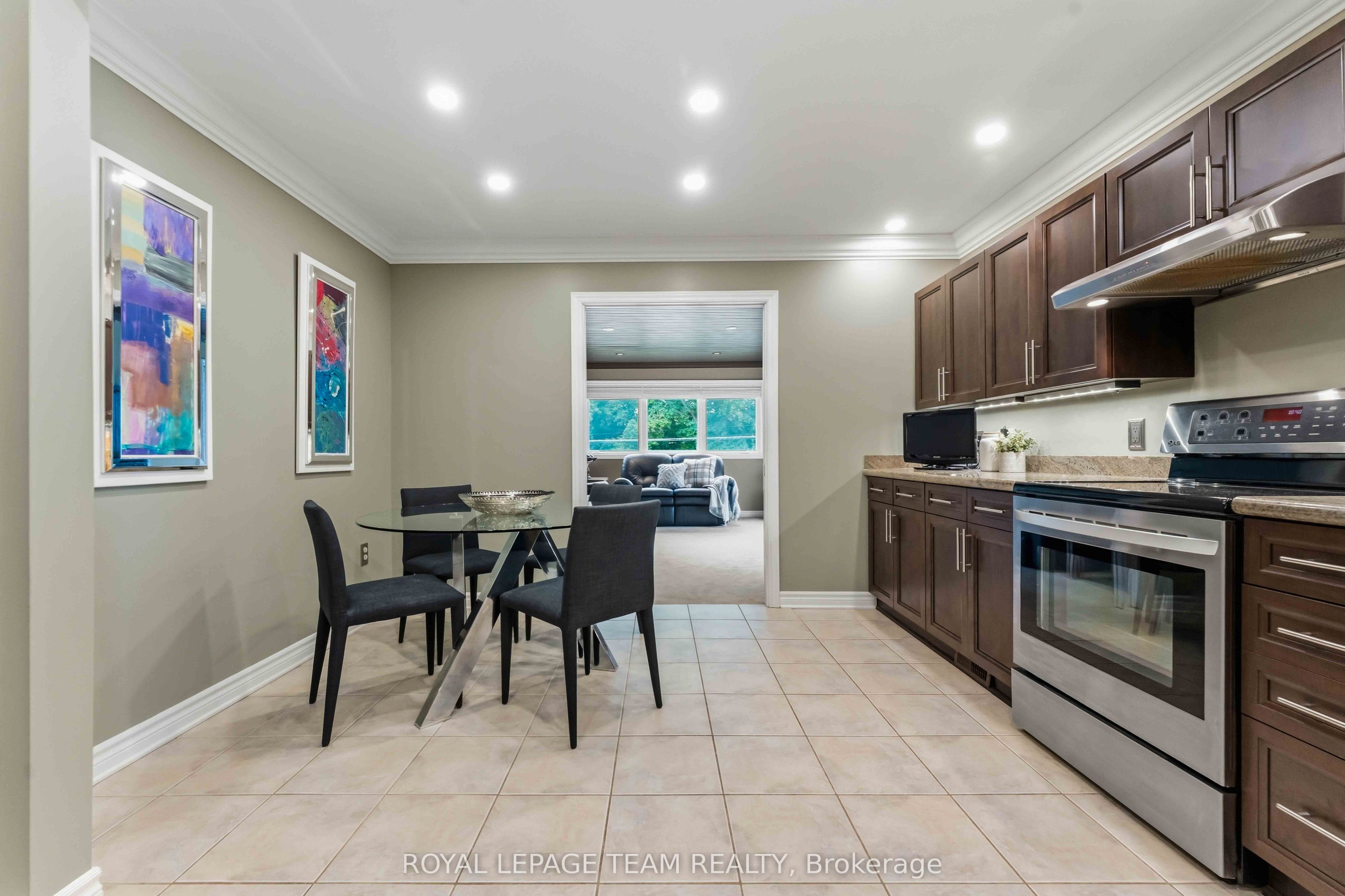 115 Mountbatten Avenue Property Photo 22