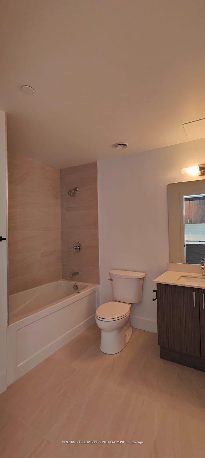 2782 Barton Street E 405 Property Photo 7
