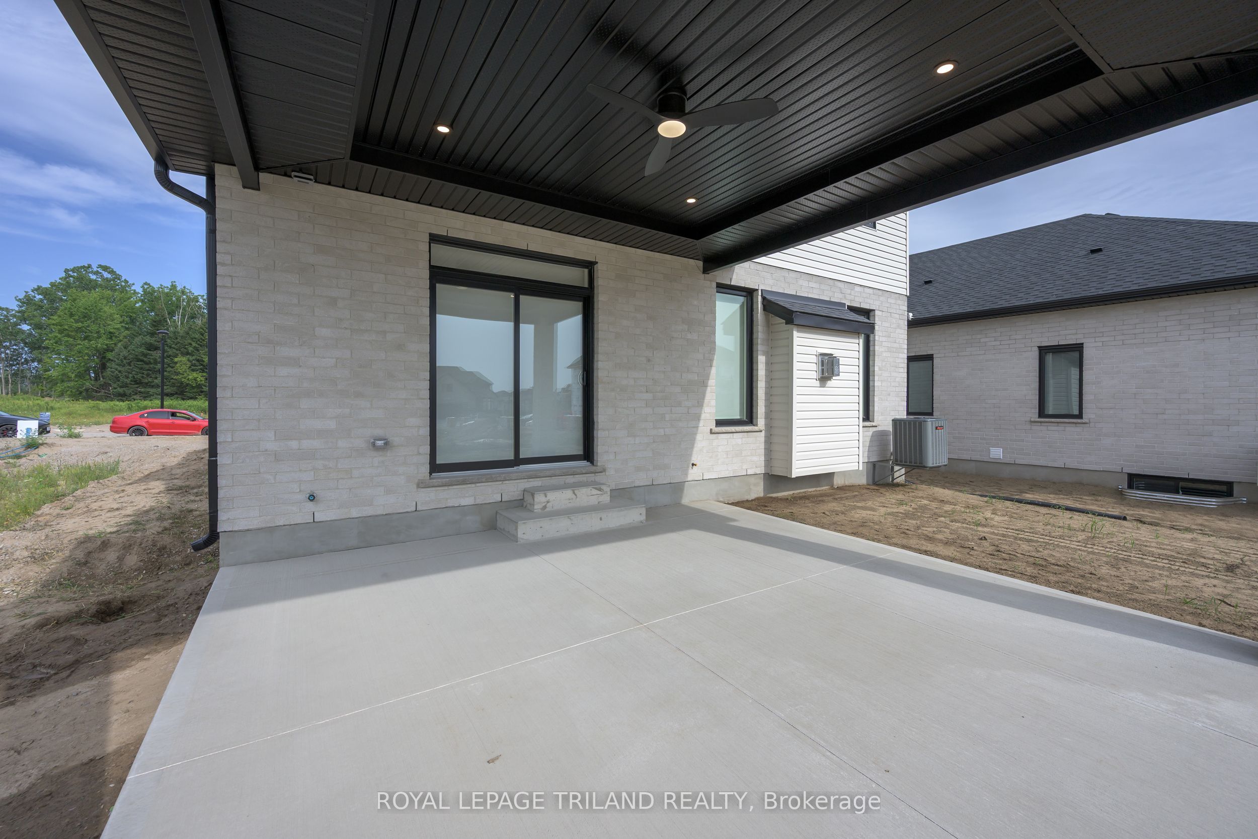 6777 Heathwoods Avenue Property Photo 3