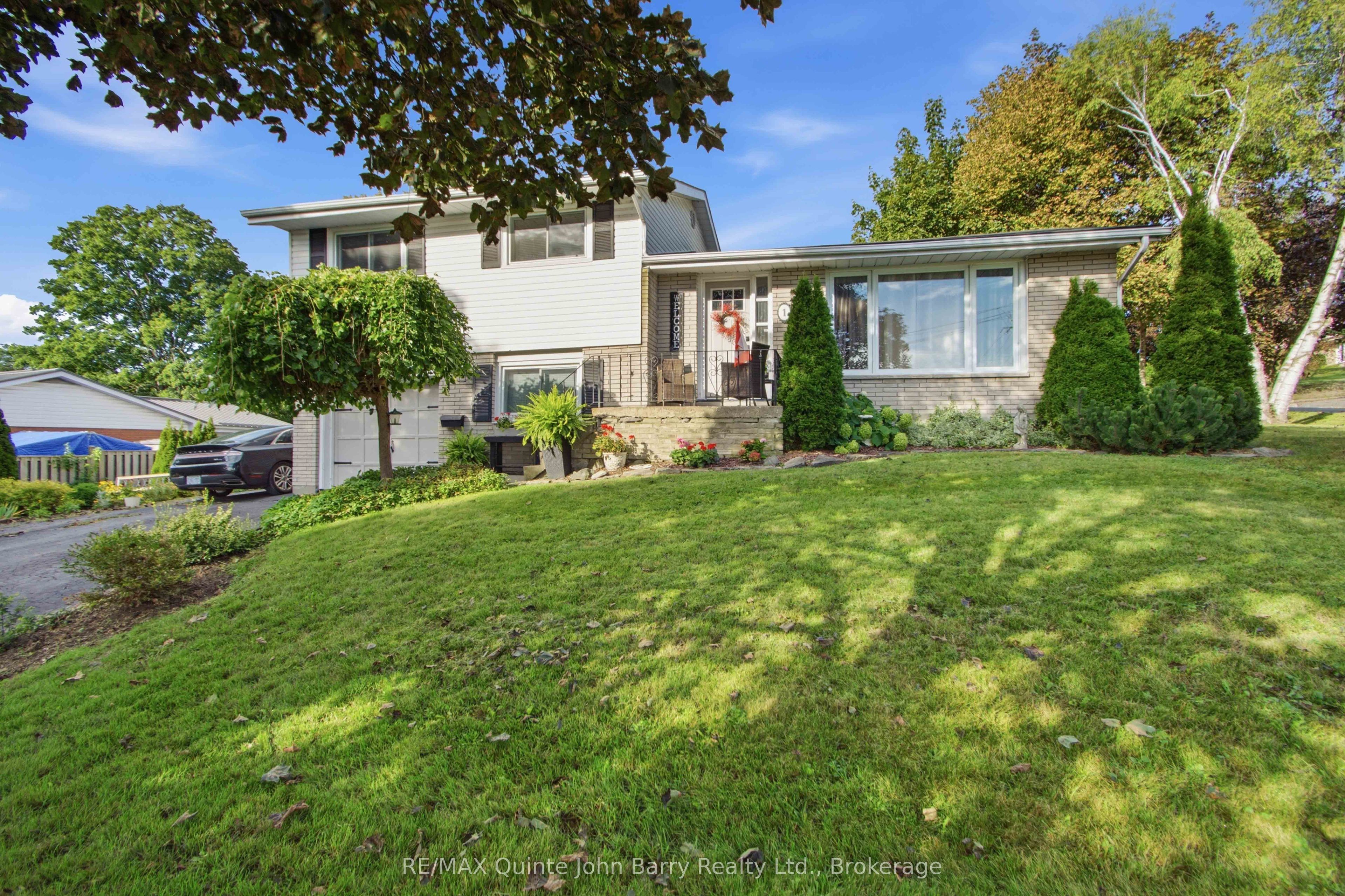 1 Parkside Drive Property Photo 1