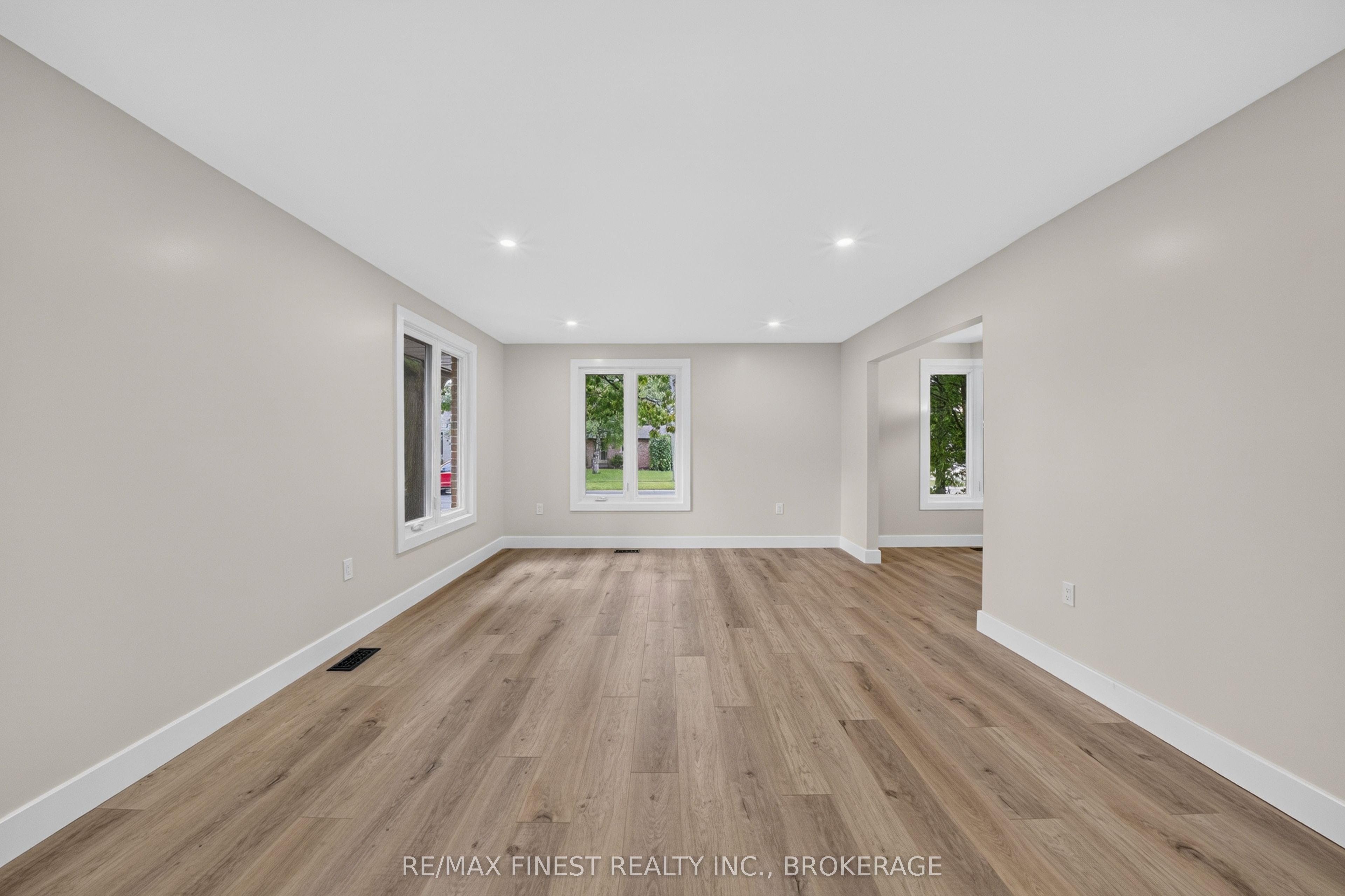 530 Roosevelt Drive Property Photo 6